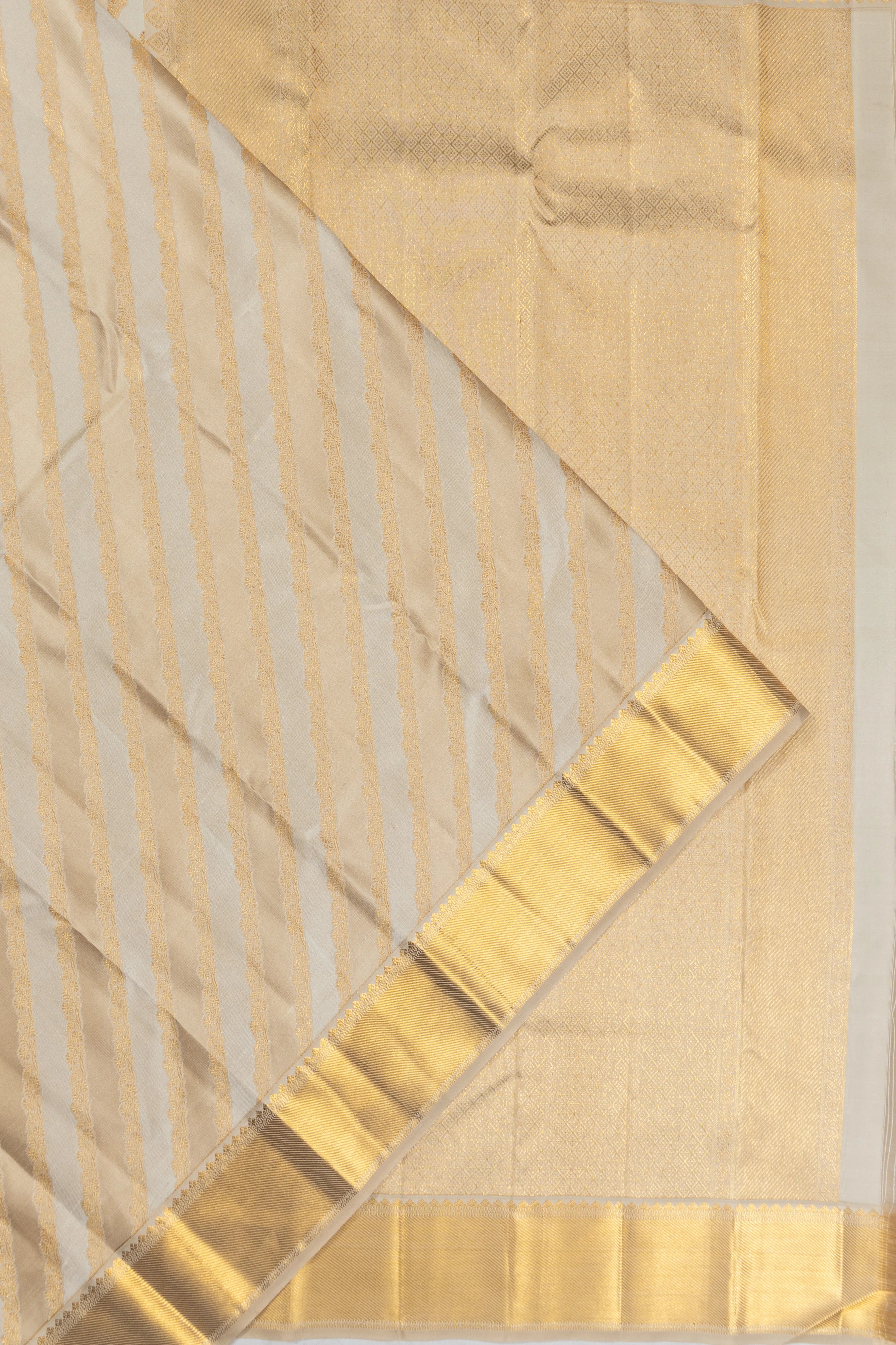 Kanchipuram Silk Tissue Leheriya Jaal White Saree