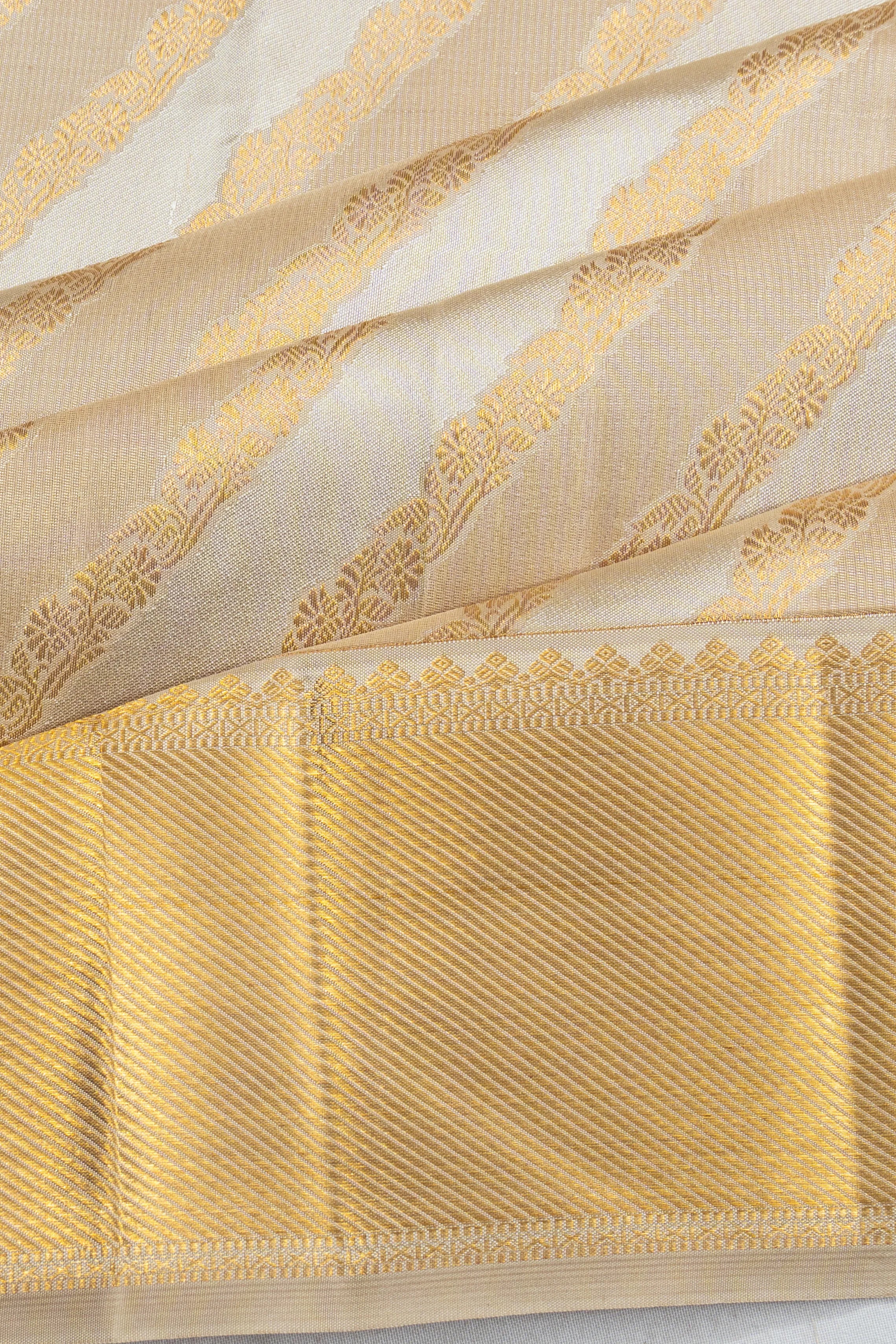 Kanchipuram Silk Tissue Leheriya Jaal White Saree