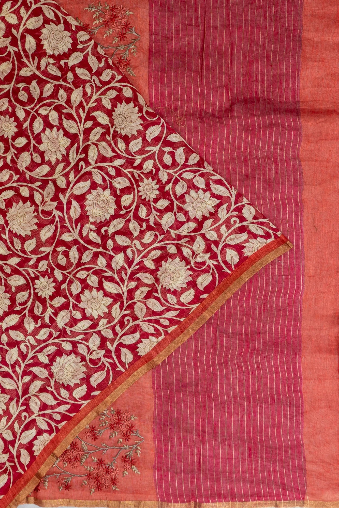 Linen Floral Printed Maroon Saree With Embroidery Pallu