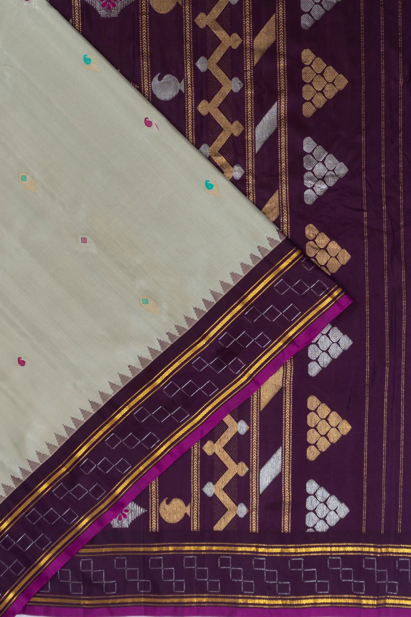 Gadwal Silk Butta Off White Saree