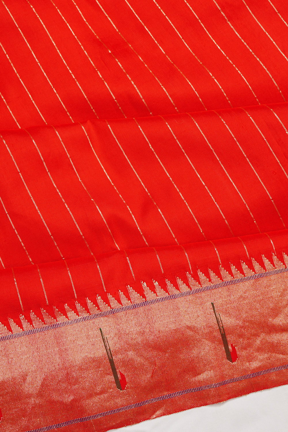 Paithani Silk Vertical Lines Red Saree With Single Muniya Border
