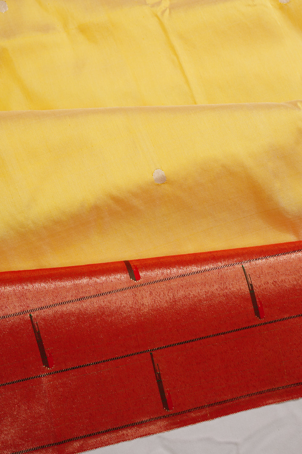 Paithani Silk Butta Lemon Yellow Saree With Single Muniya Border