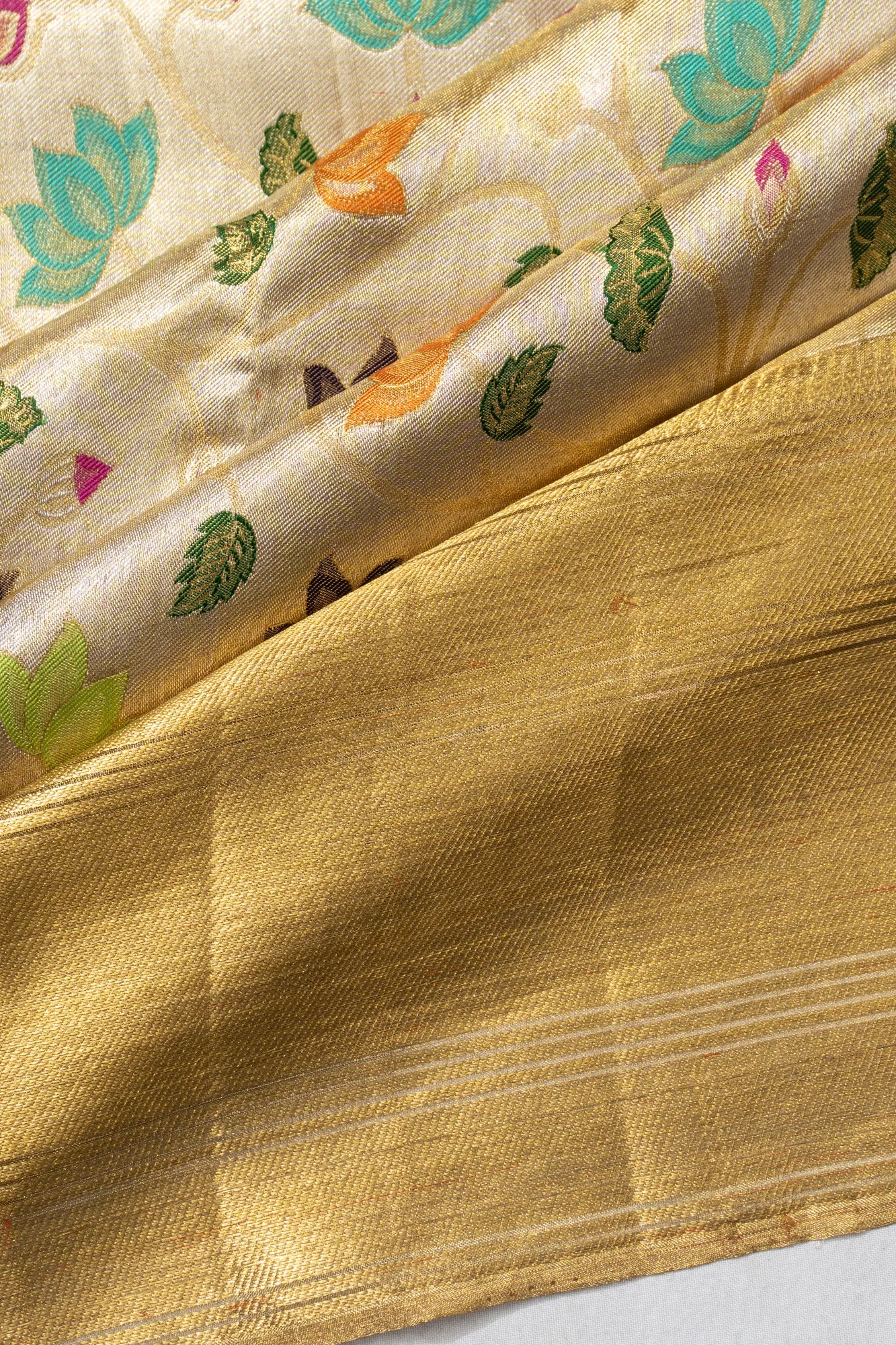 Kanchipuram Silk Tissue Meenakari Jaal Silver Saree