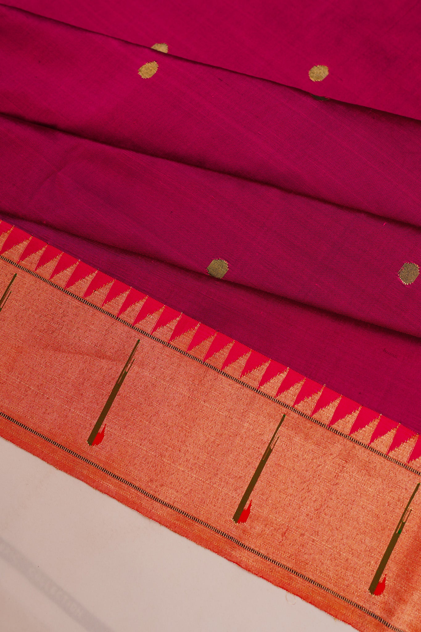 Paithani Silk Butta Purple Saree With Single Muniya Border