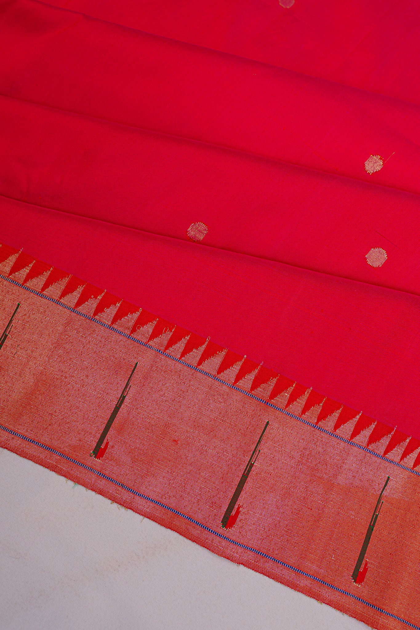 Paithani Silk Butta Pink Saree With Single Muniya Border