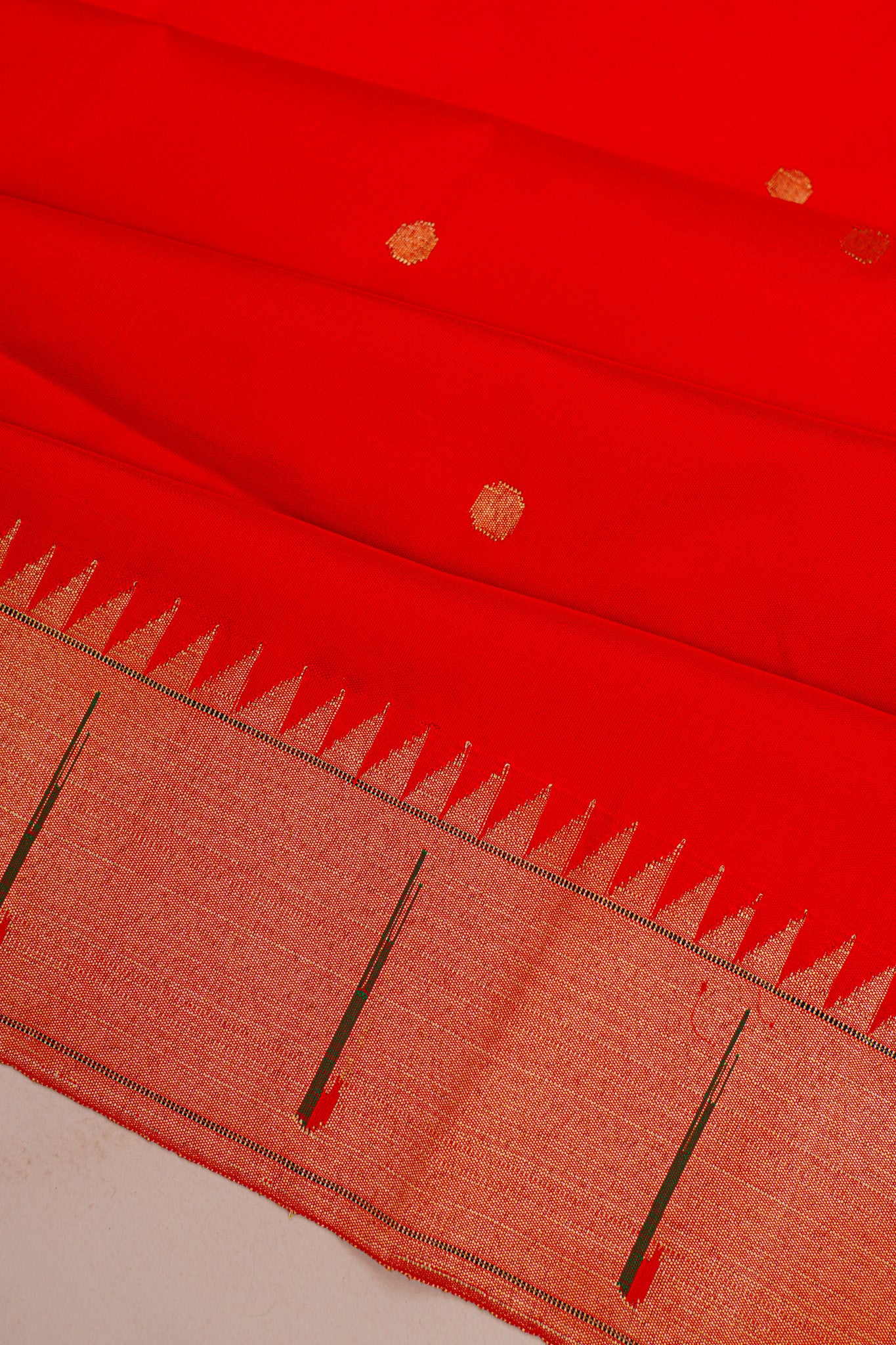 Paithani Silk Butta Red Saree With Single Muniya Border