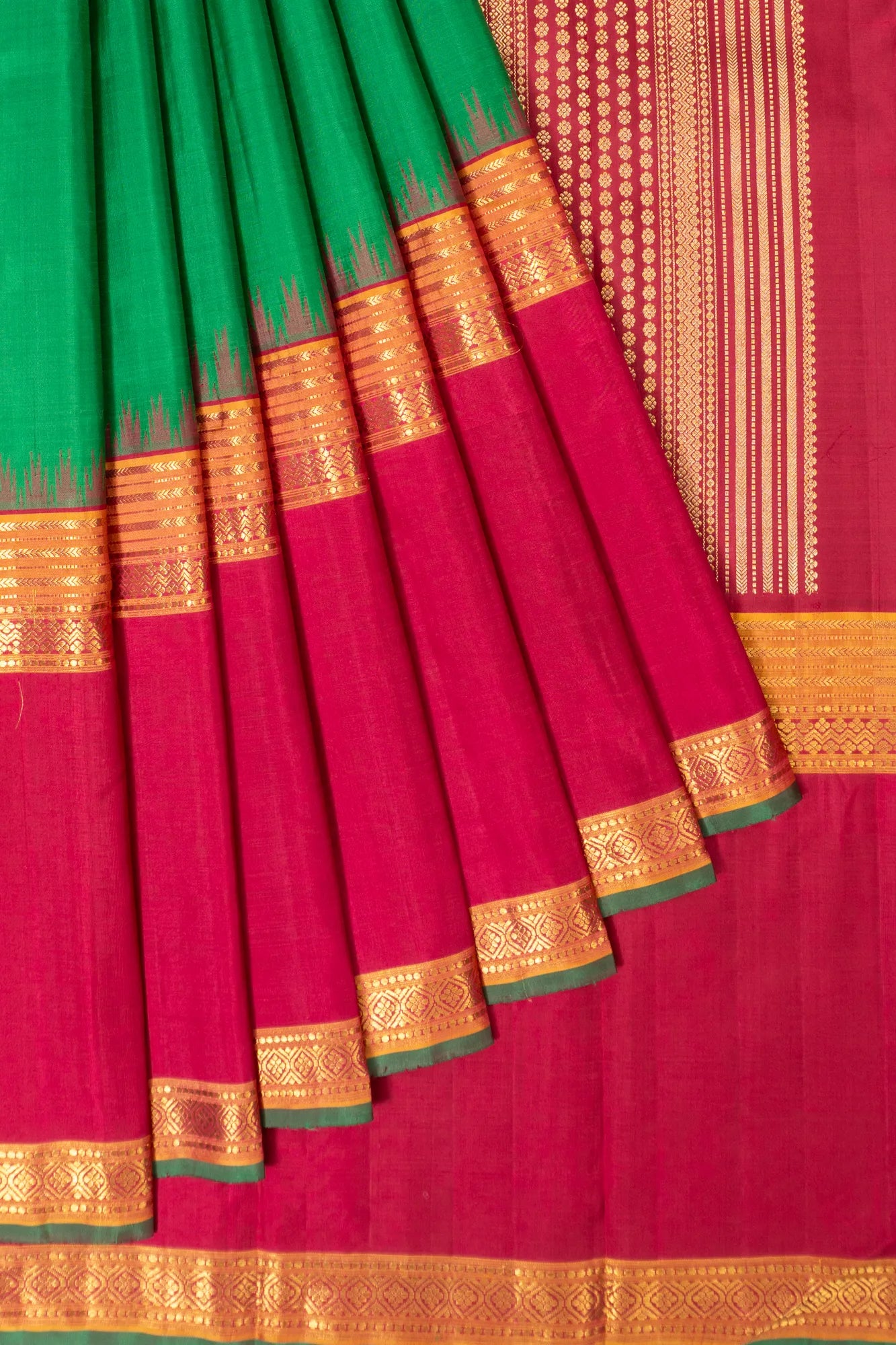 Kanchipuram Silk Plain Green Saree With Ganga Jamuna Border