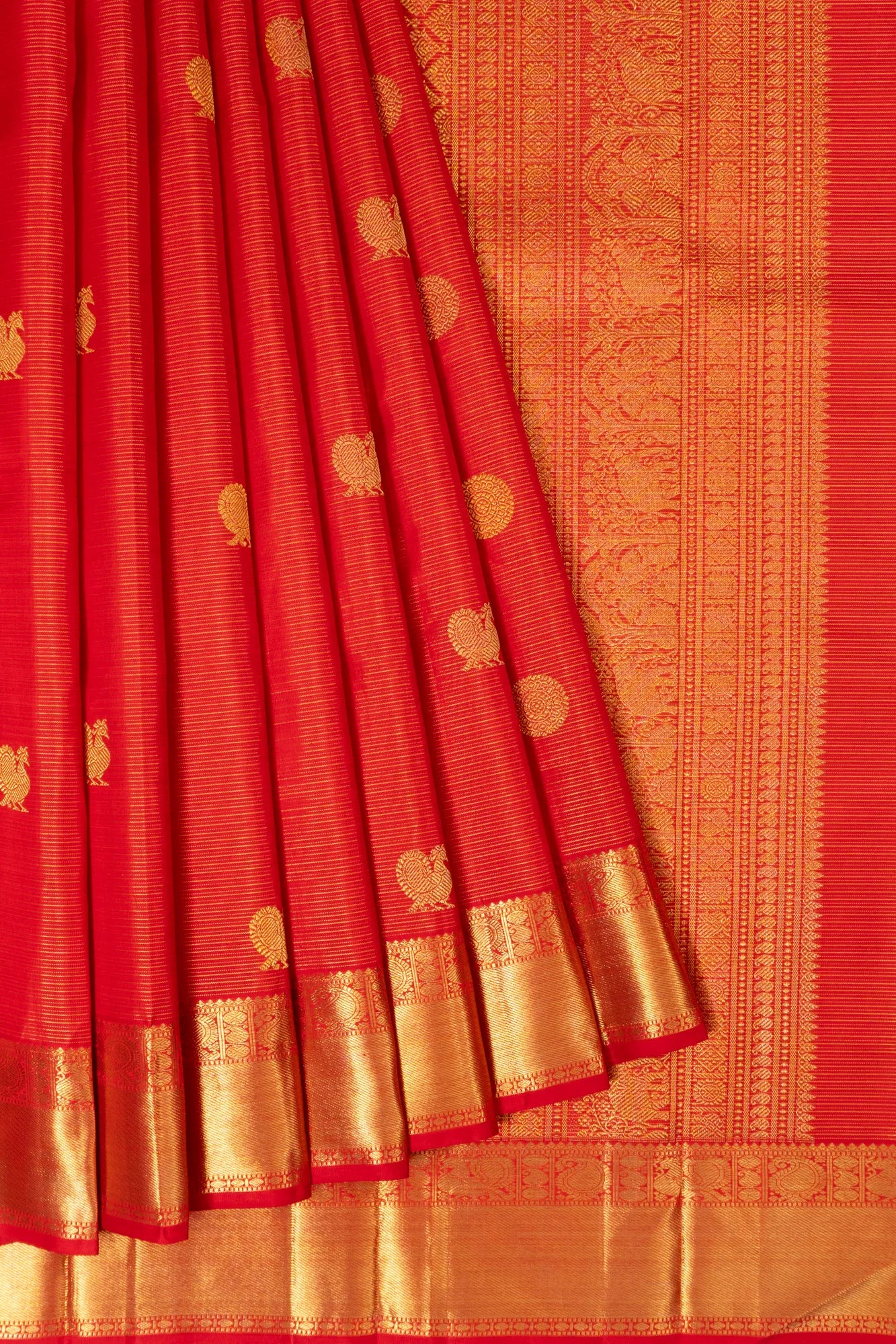 Classic Kanchipuram Silk Oosi Lines And Butta Red Saree