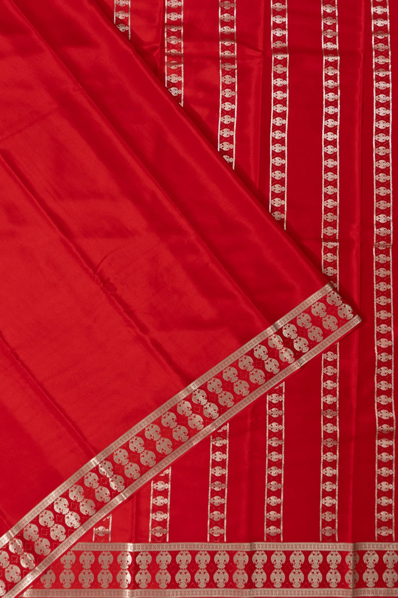 Binny Silk Plain Red Saree