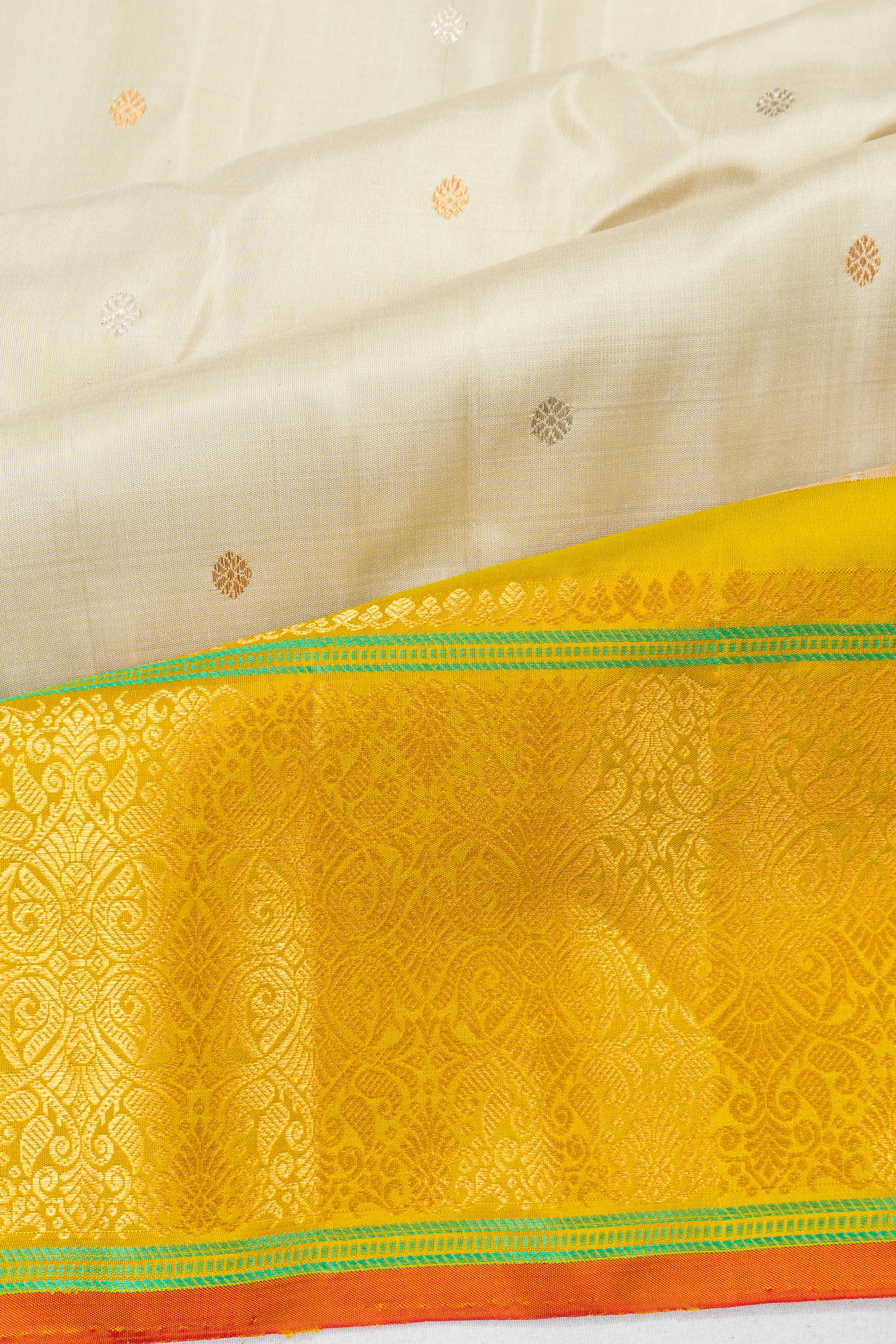 Gadwal Silk Butta Off White Saree