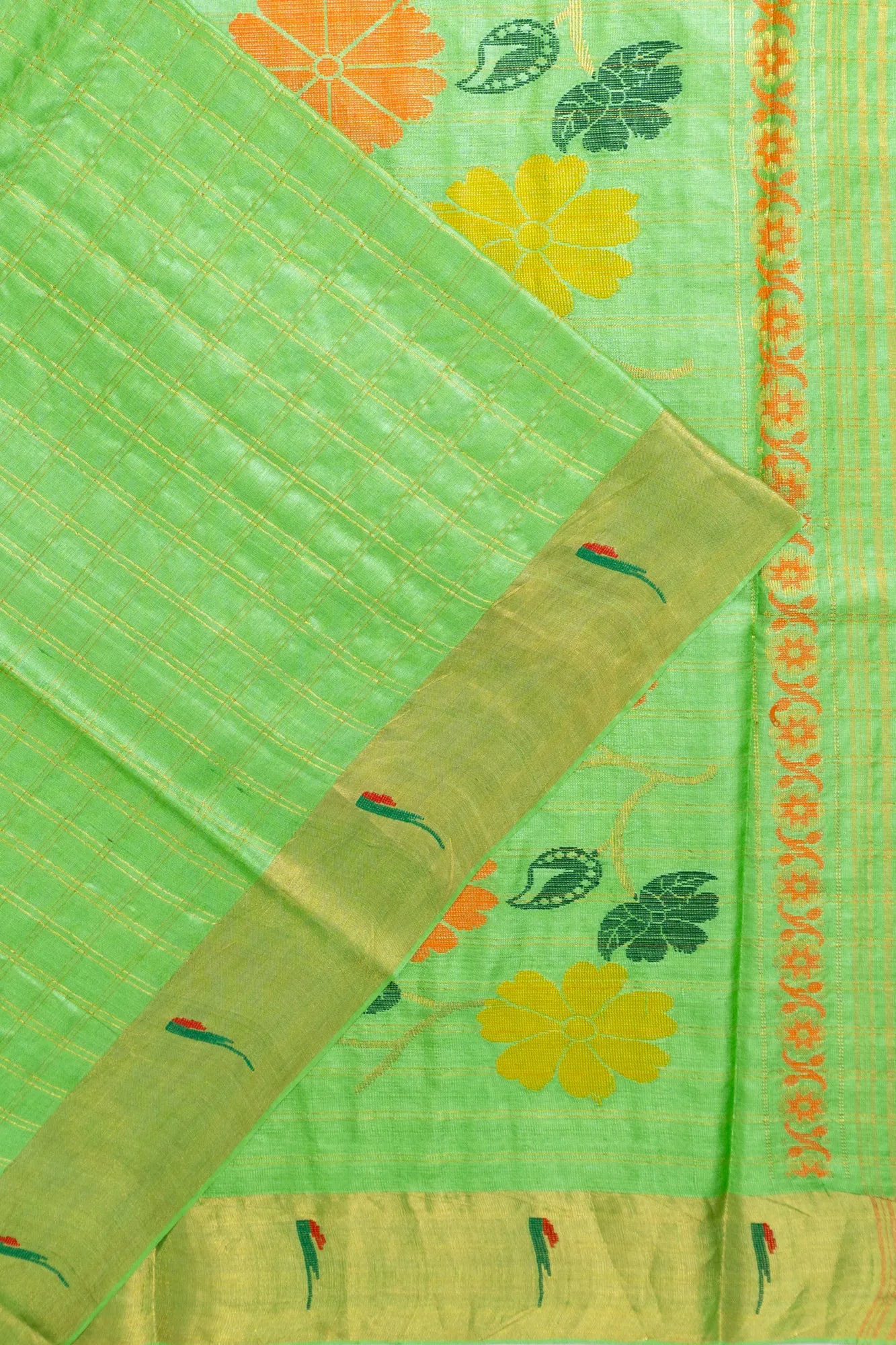 Tussar Checks Green Saree With Embroidery Pallu