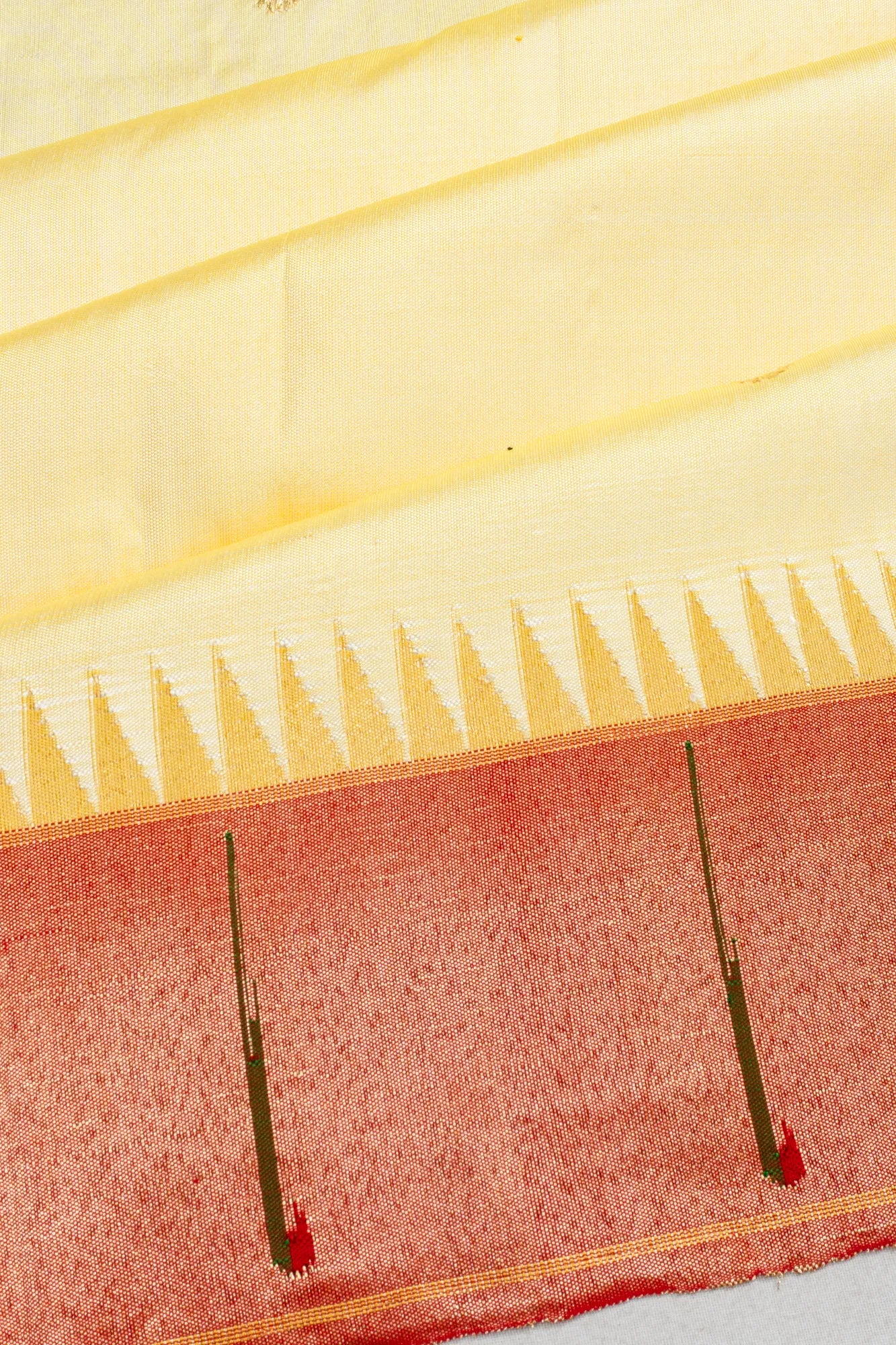 Paithani Silk Butta Lemon Yellow Saree With Single Muniya Border