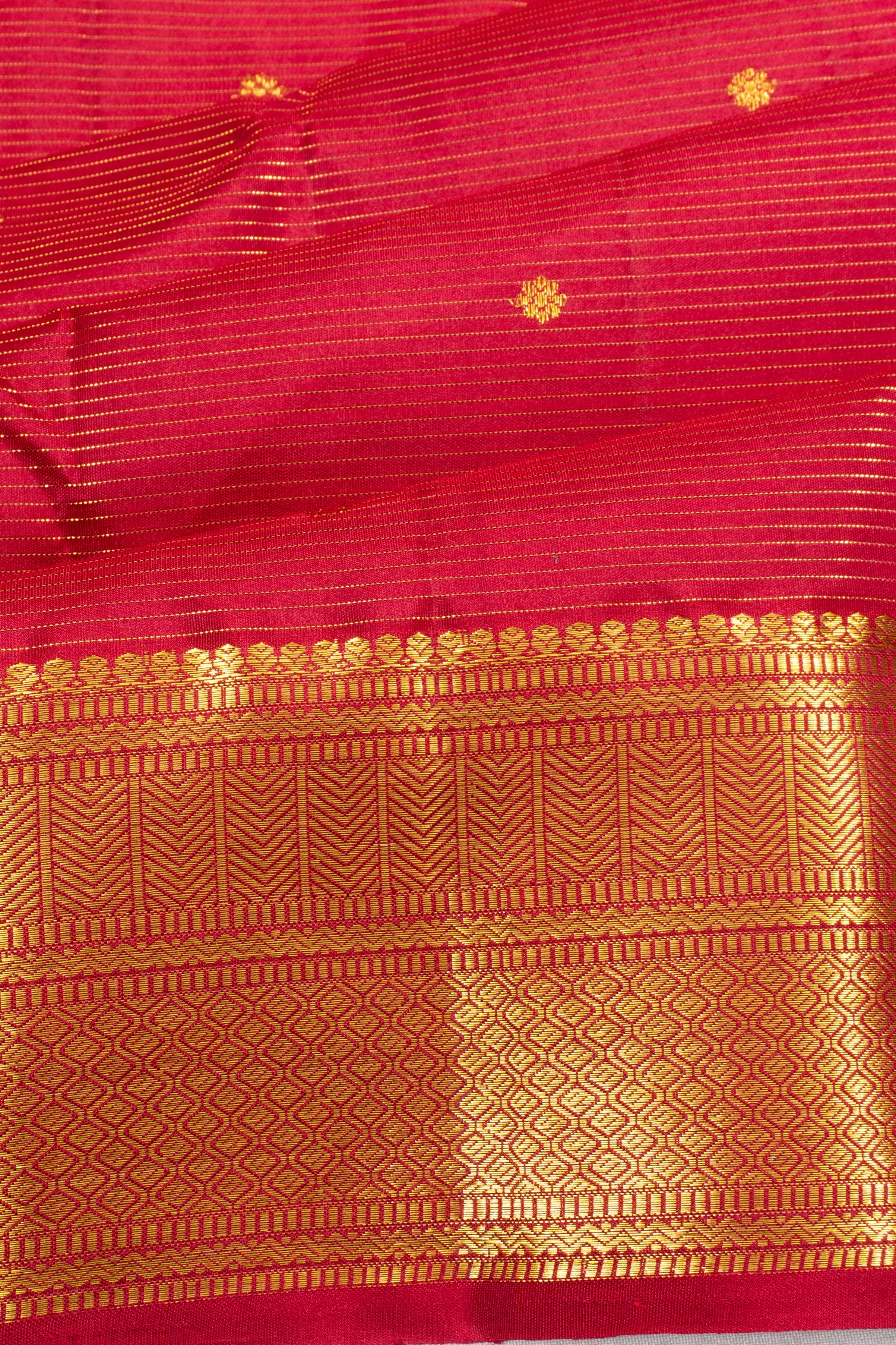 Kanchipuram Silk Oosi Line And Butta Pink Saree