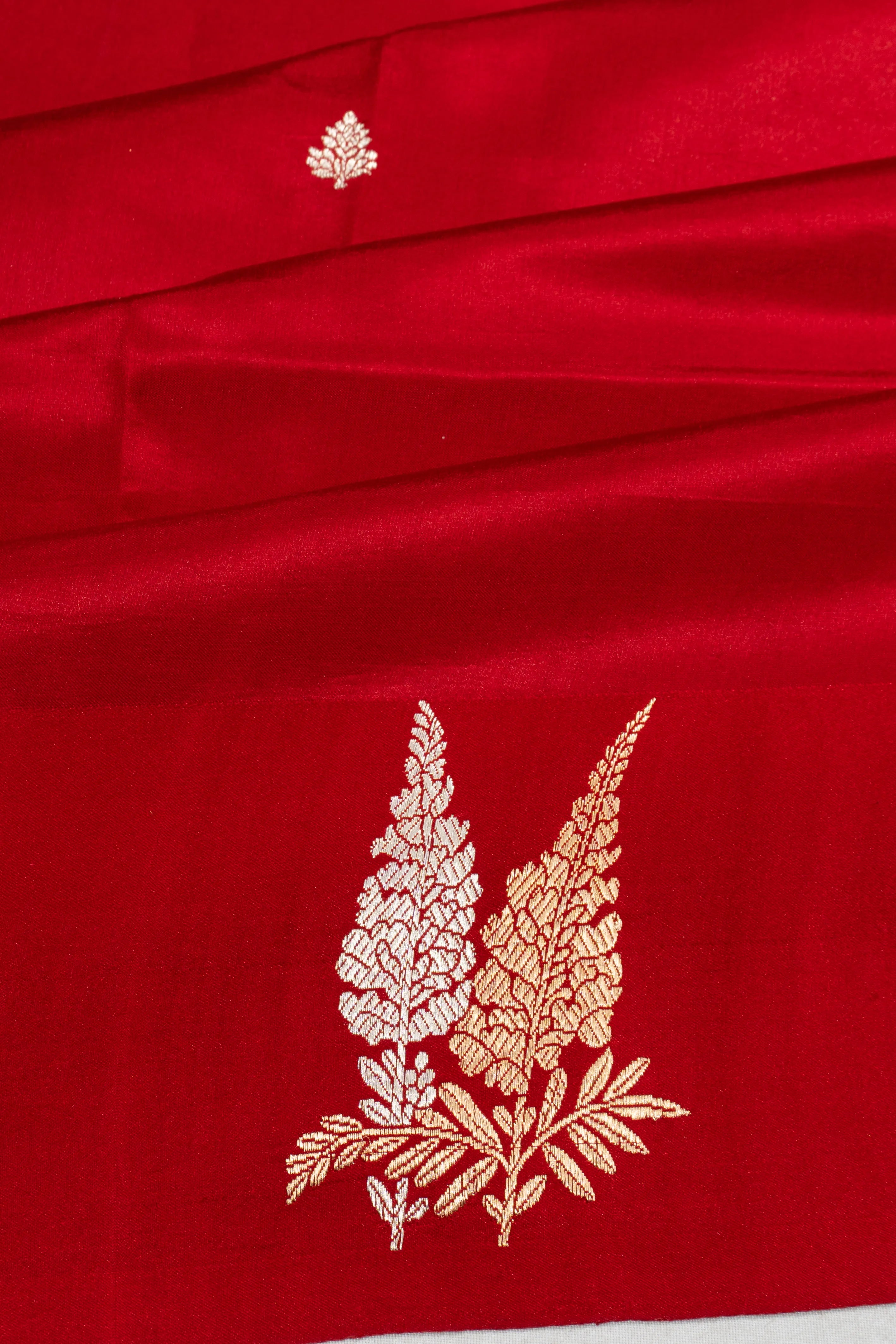 Banarasi Katan Silk Butta Red Saree