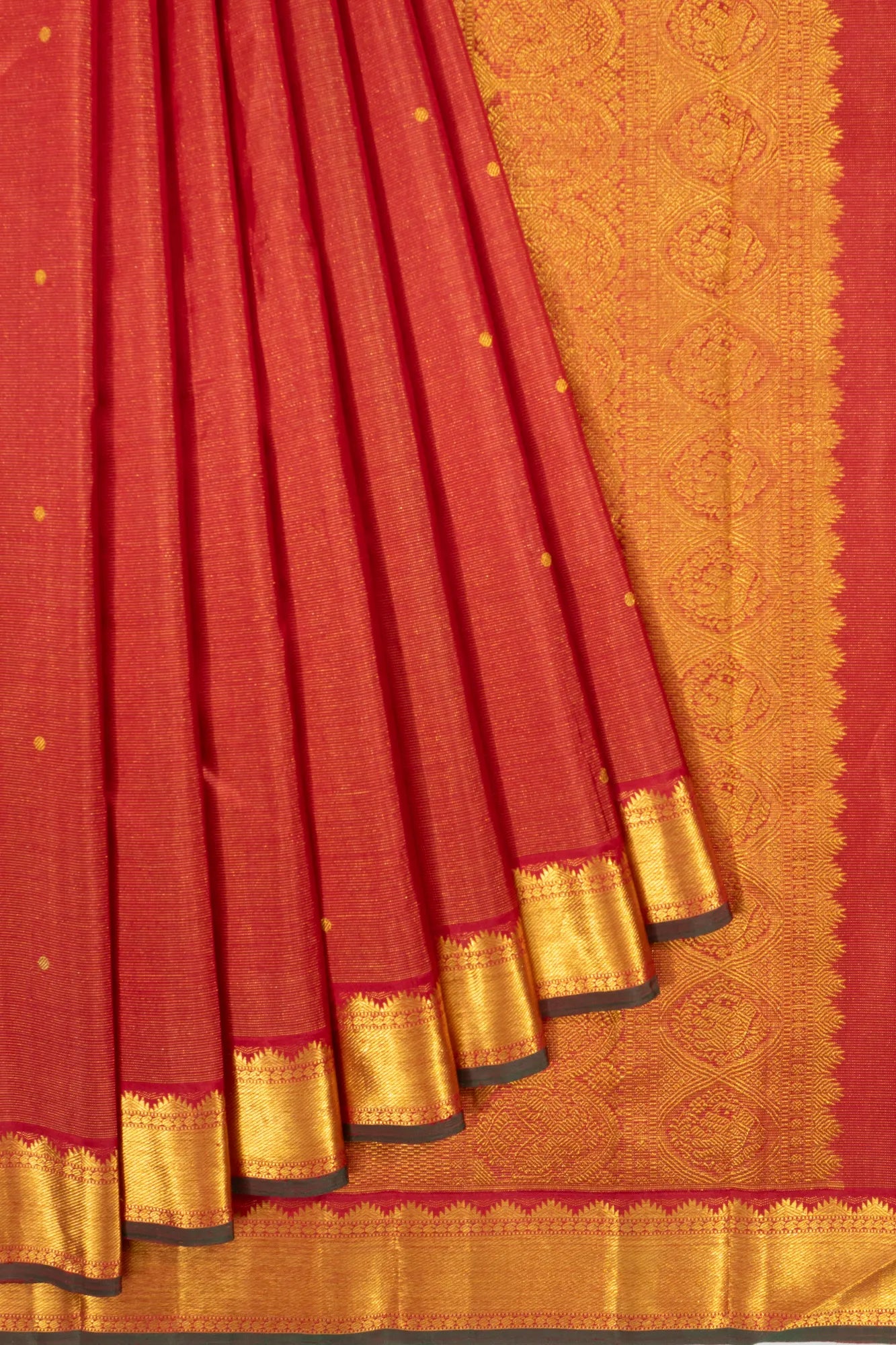 Classic Kanchipuram Silk Oosi Lines And Butta Red Saree