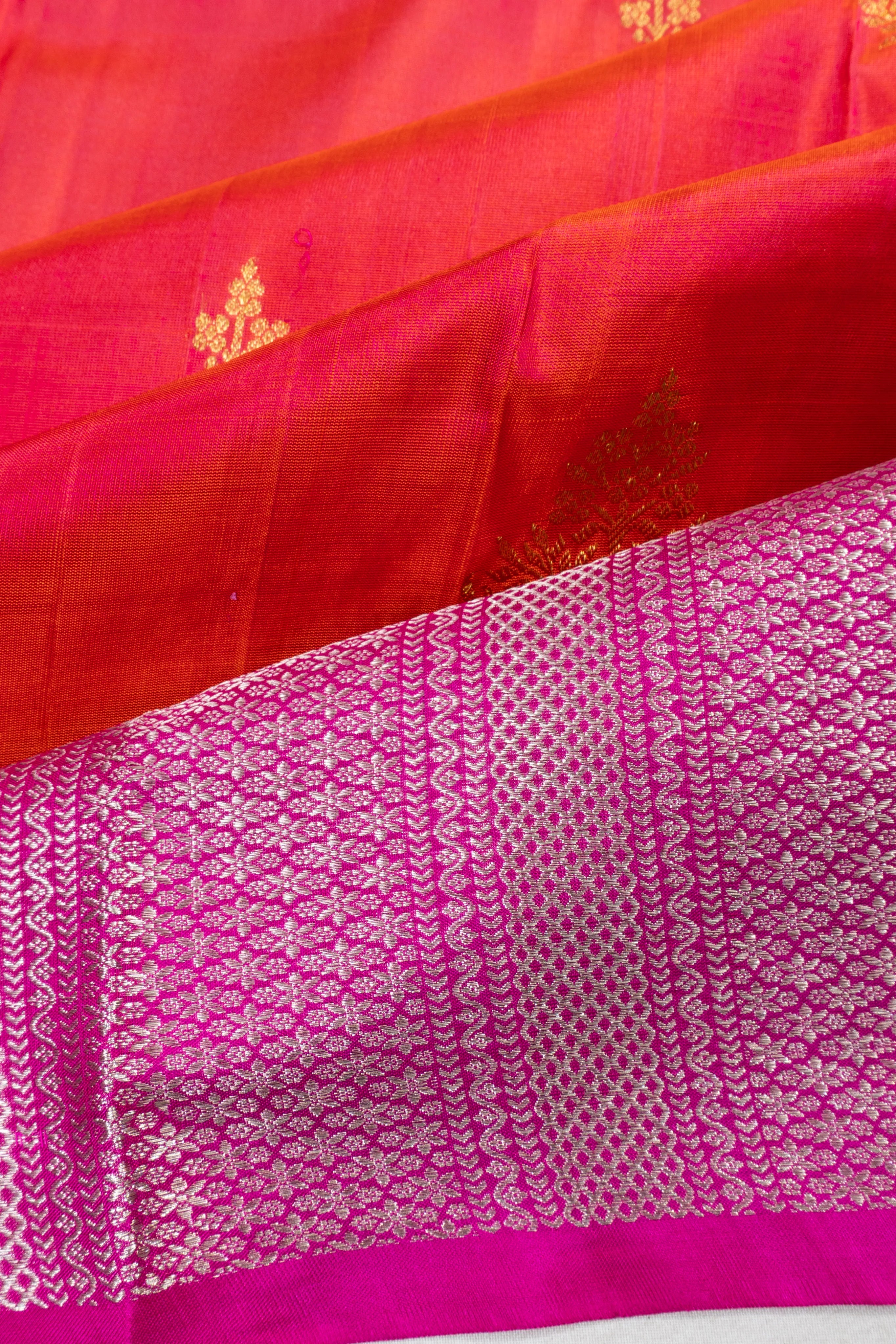 Venkatagiri Silk Butta Dual Tone Pink And Orange Saree