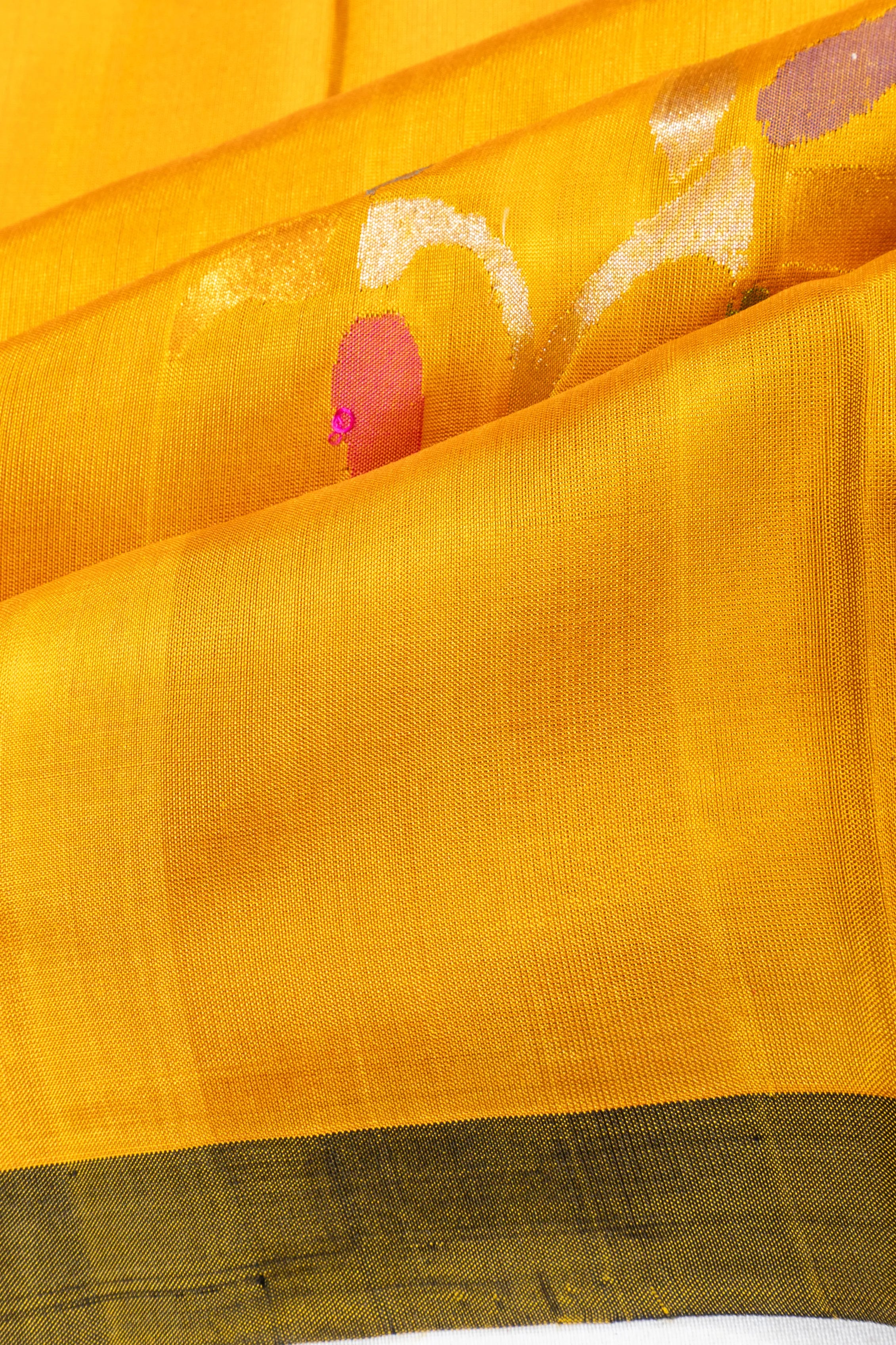Uppada Silk Butta Yellow Saree With Jamdani Pallu