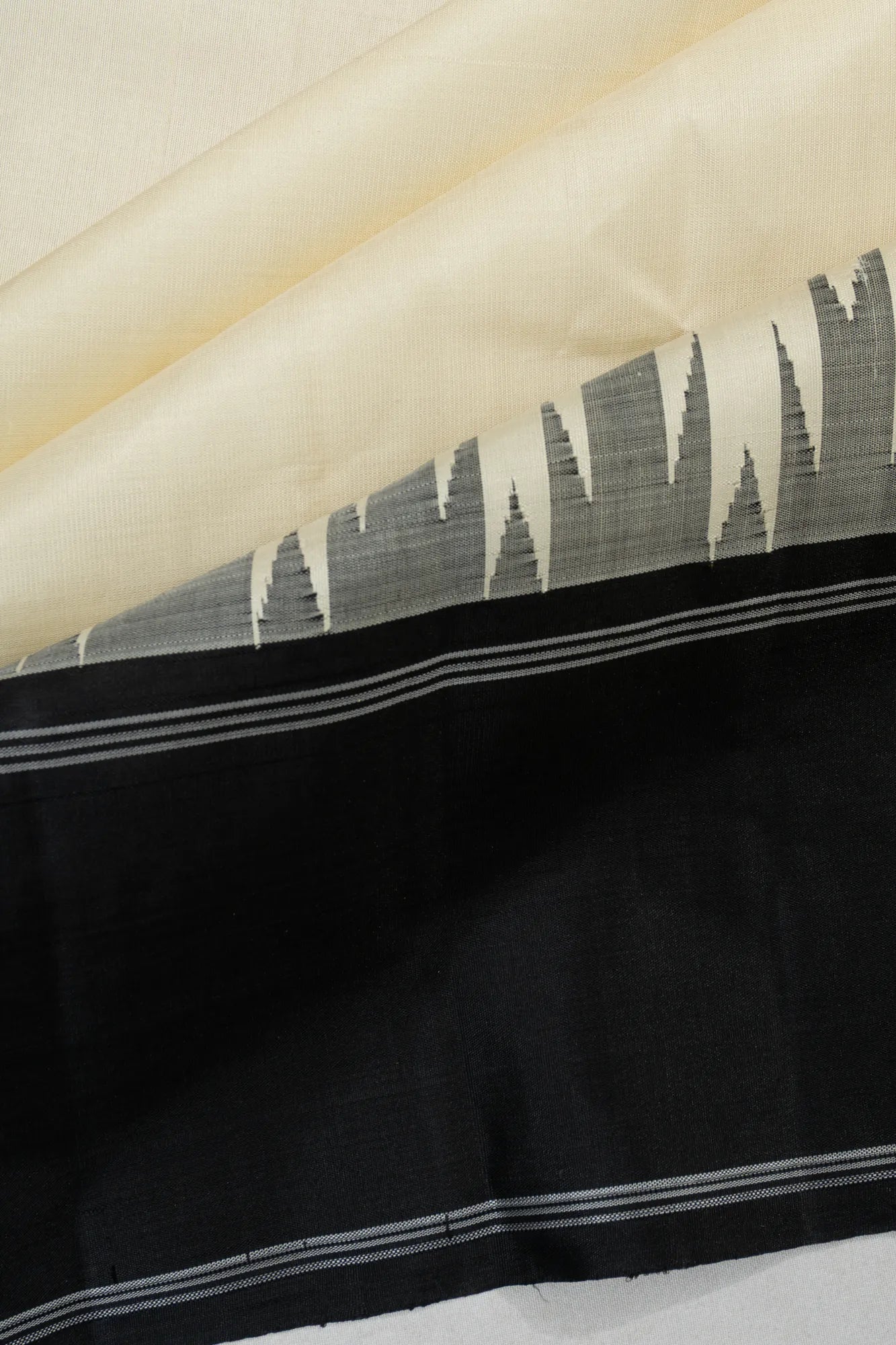 Kanchipuram Silk Plain Off White Saree With Ganga Jamuna Temple Border