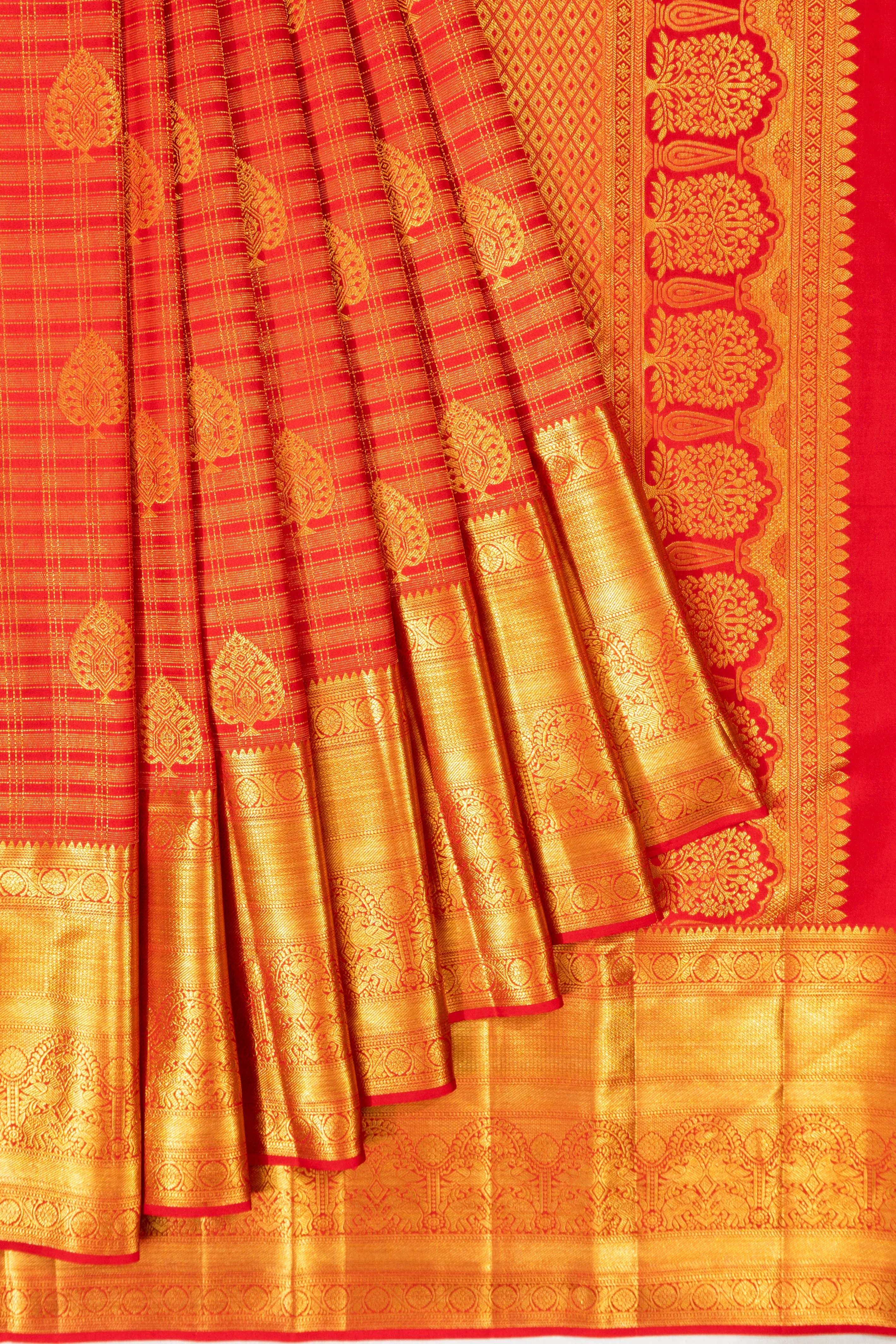 Taranga Kanchi Silk Checks And Butta Red Saree