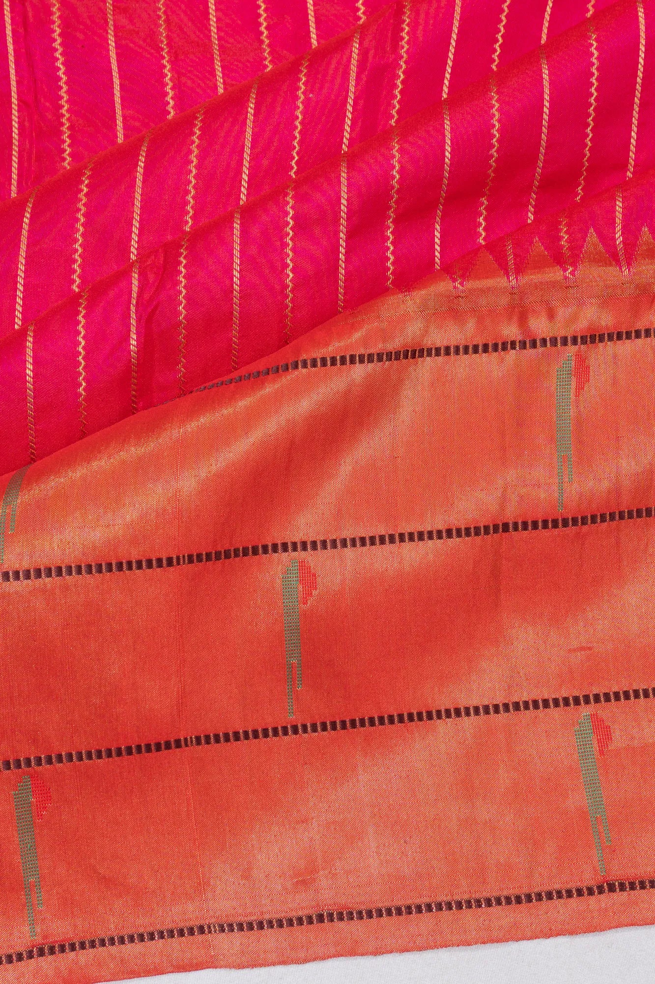 Muniya Silk Vertical Lines Rani Pink Saree