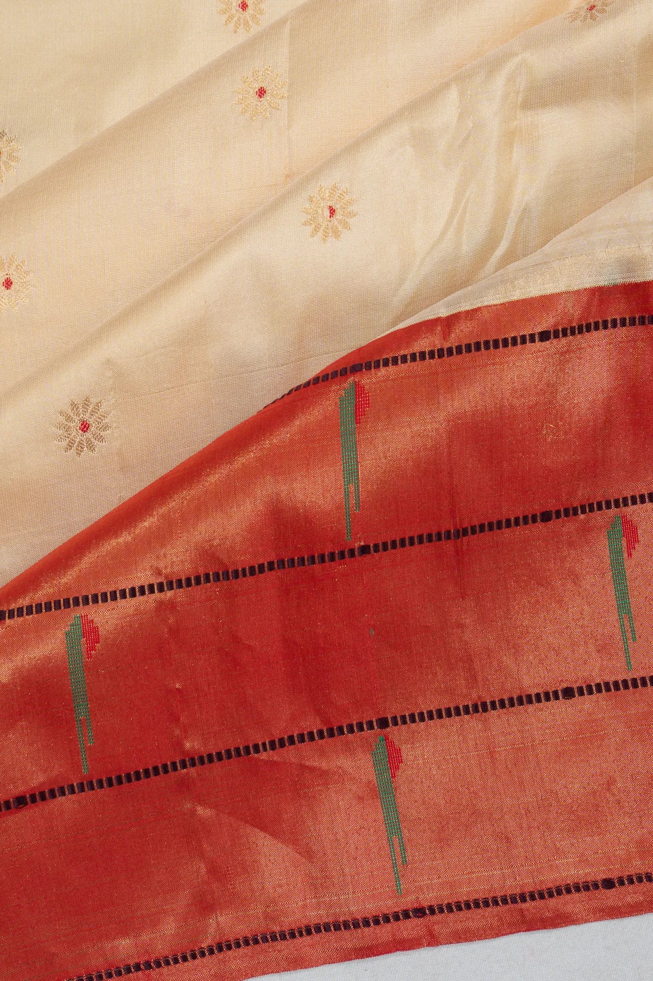 Muniya Silk Butta Cream Saree