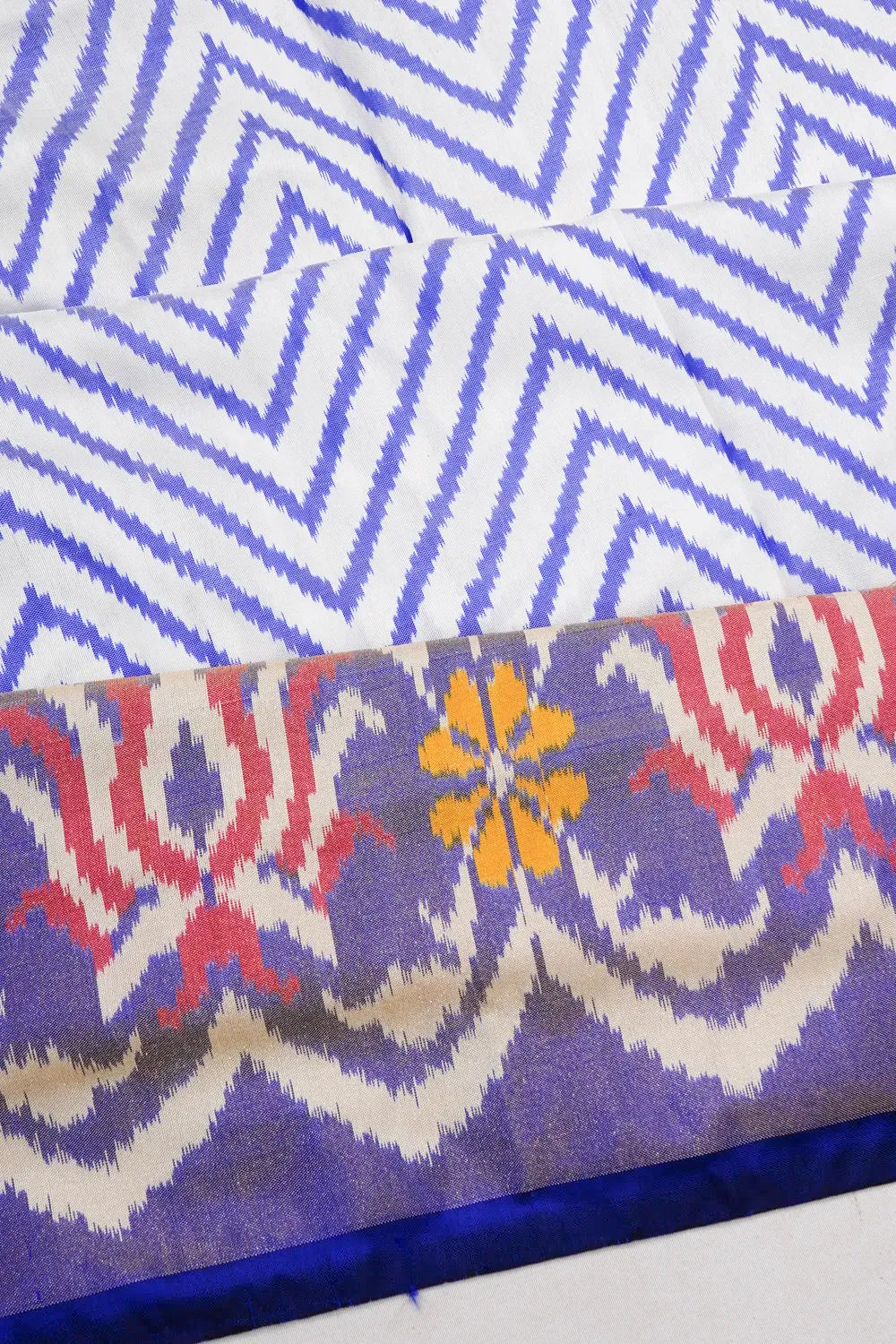 Pochampally Silk Ikat Zig Zag Lines White Saree