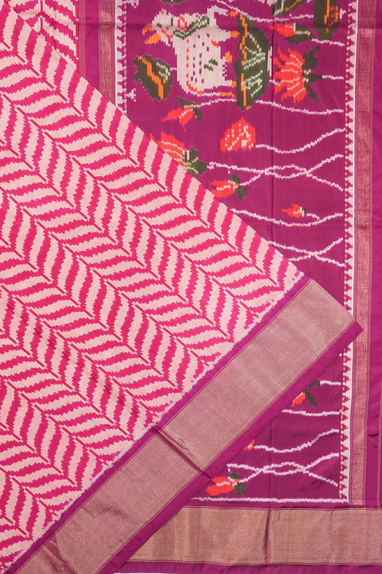 Pochampally Silk Ikat White And Pink Saree
