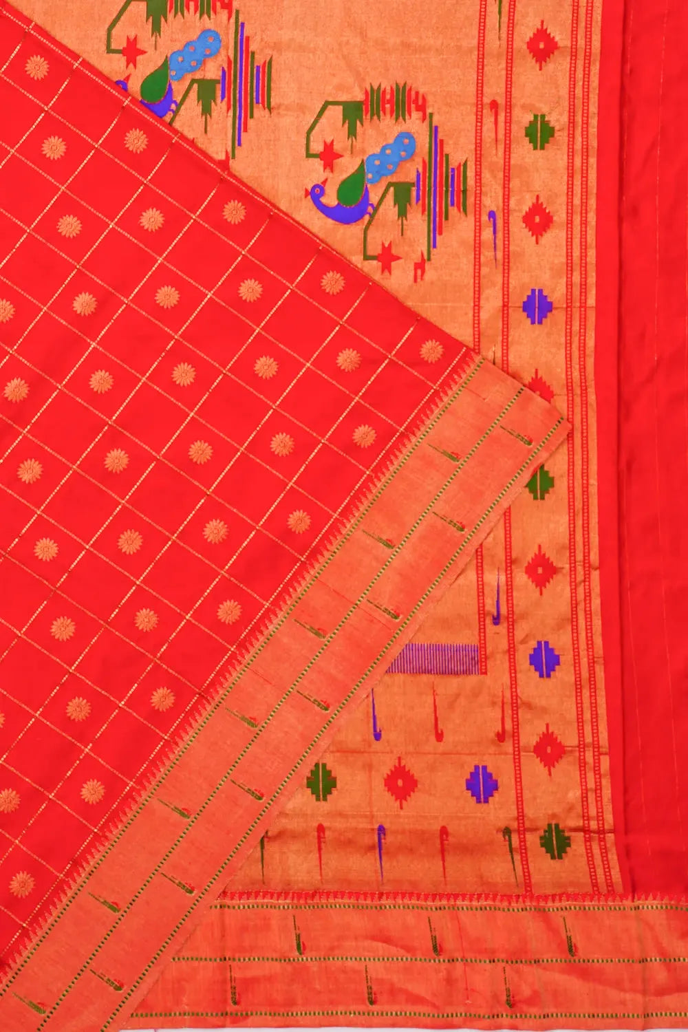 Muniya Silk Checks And Butta Red Saree