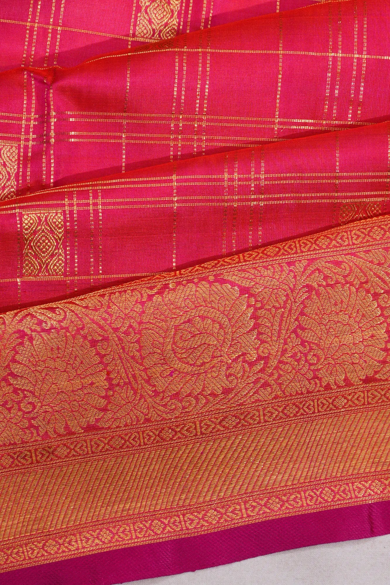 Venkatagiri Silk Checks And Butta Pink Saree