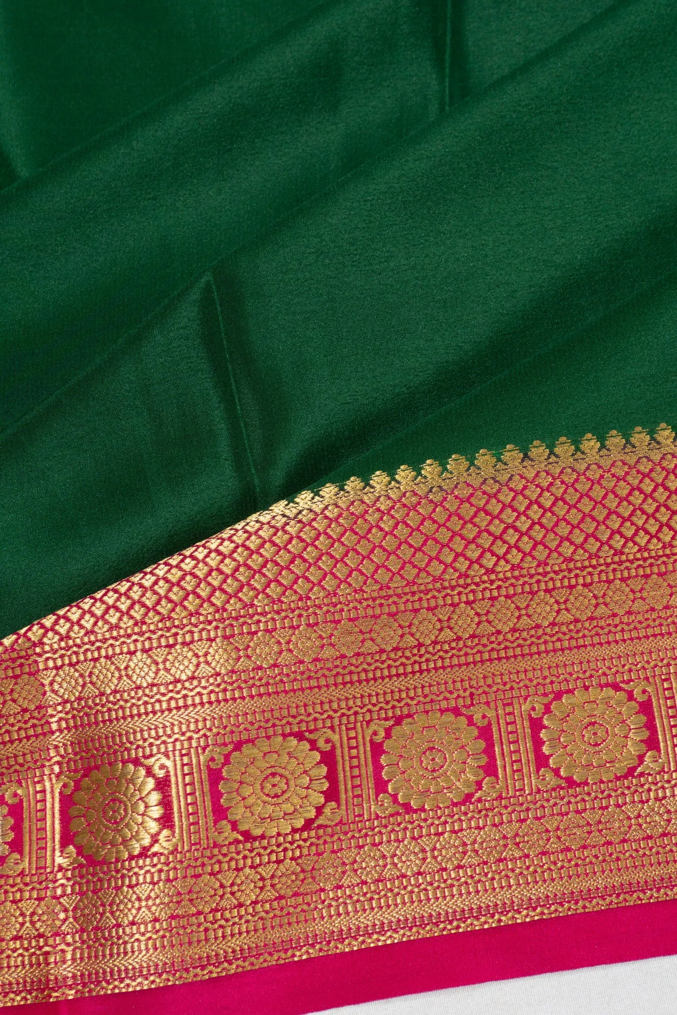 Mysore Silk Plain Bottle Green Saree