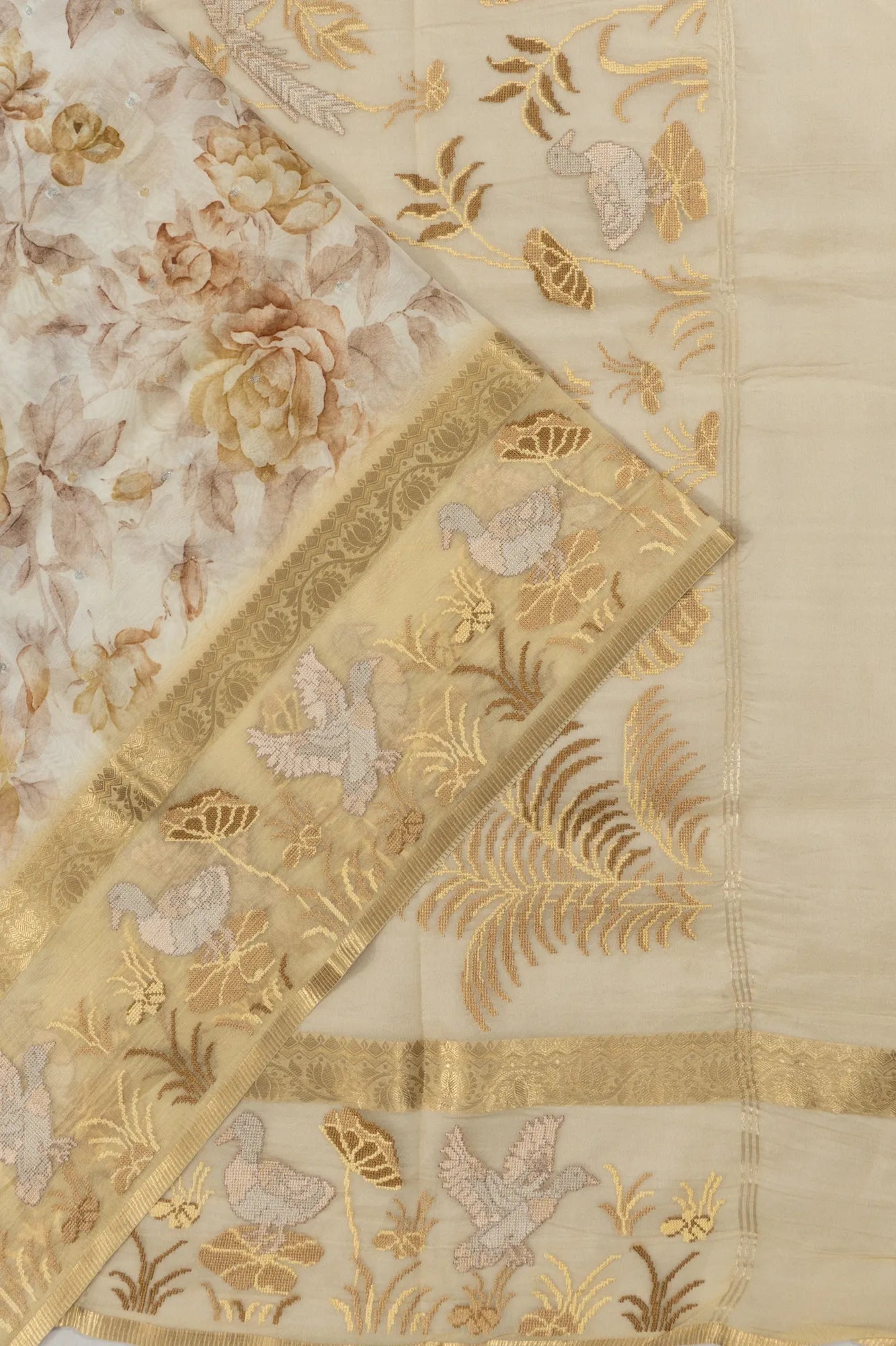 Organza Printed White Saree With Embroidery Border