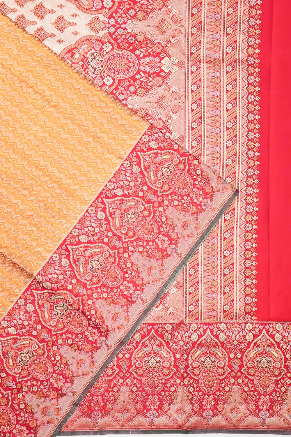 Kanchipuram Silk Tissue Zig Zag Lines Gold Saree