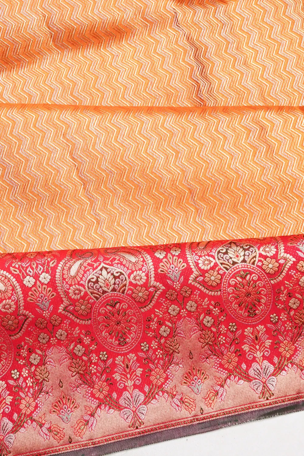 Kanchipuram Silk Tissue Zig Zag Lines Gold Saree