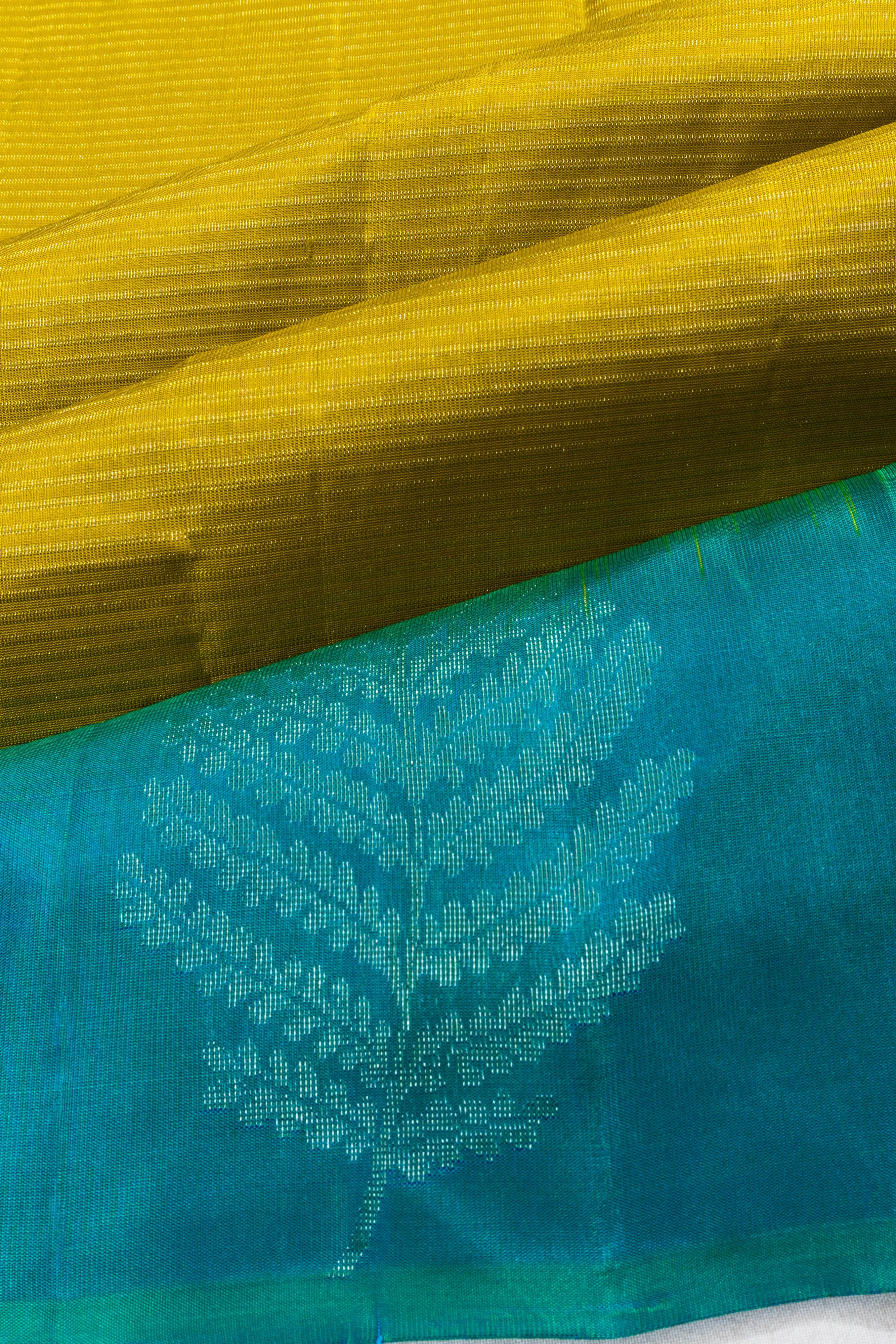 Taranga Kanchi Silk Oosi Lines Yellow Saree