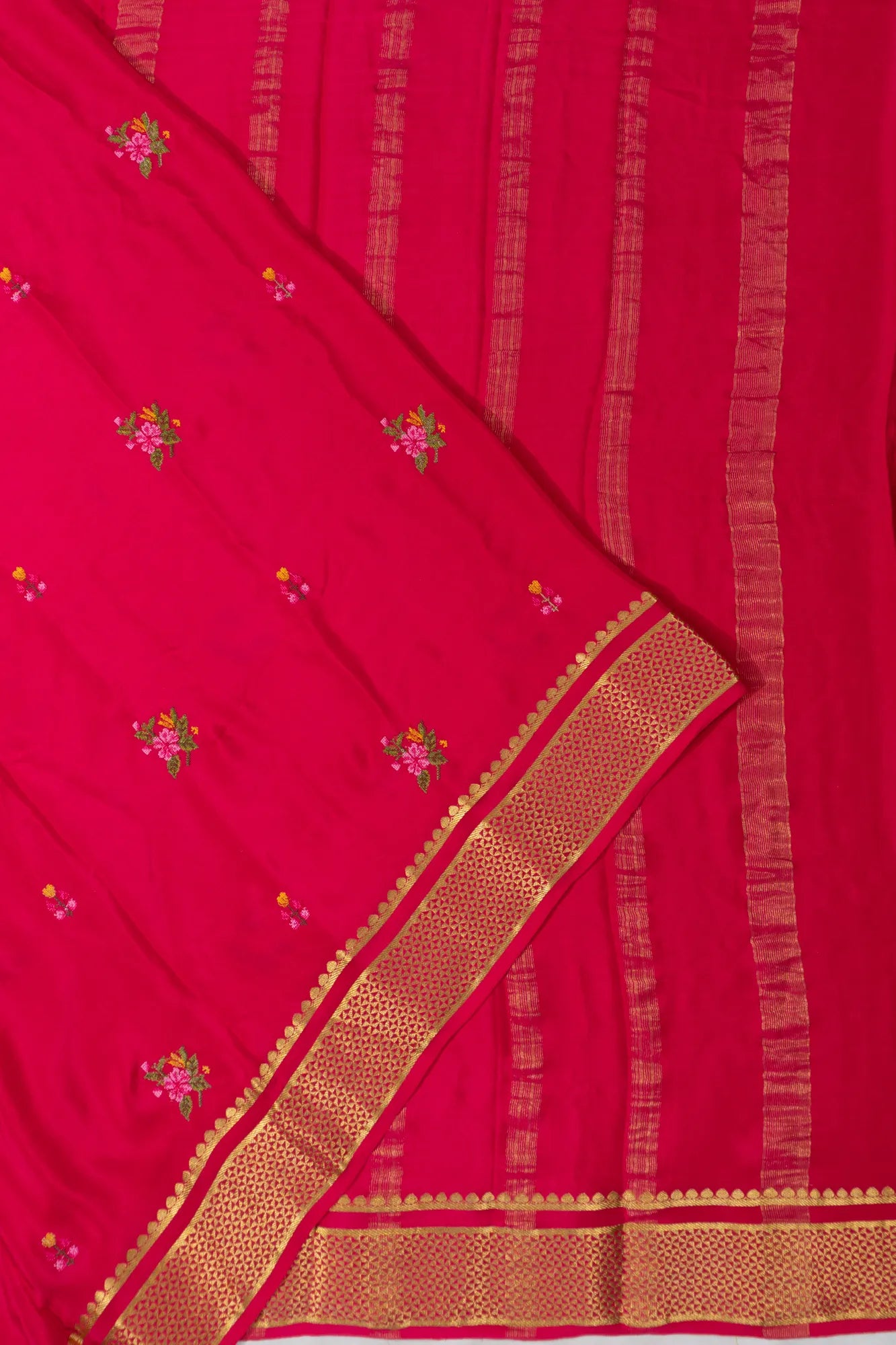 Crepe Floral Embroidery Butta Pink Saree