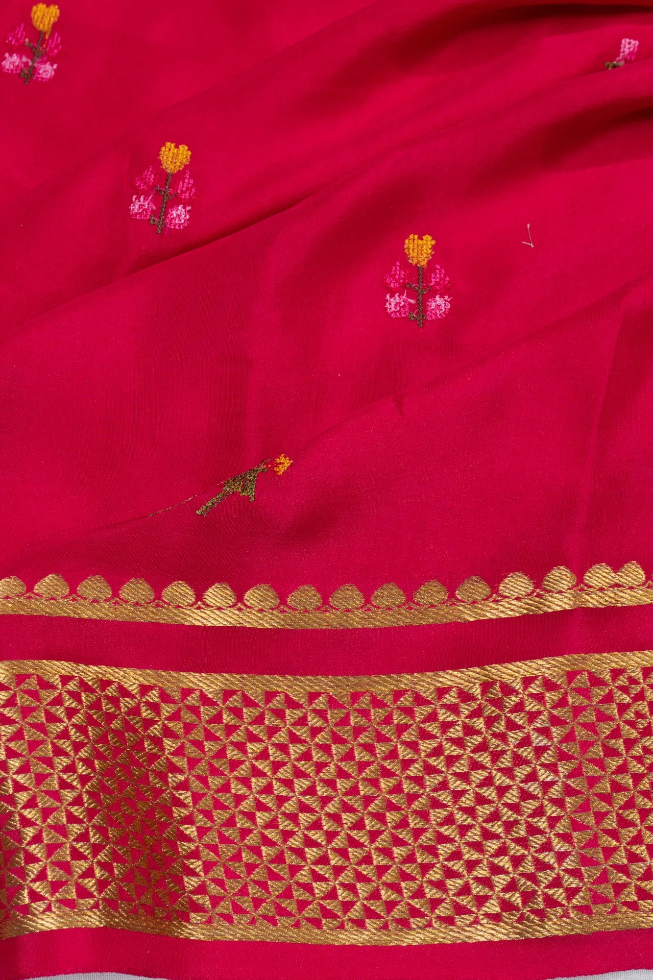 Crepe Floral Embroidery Butta Pink Saree