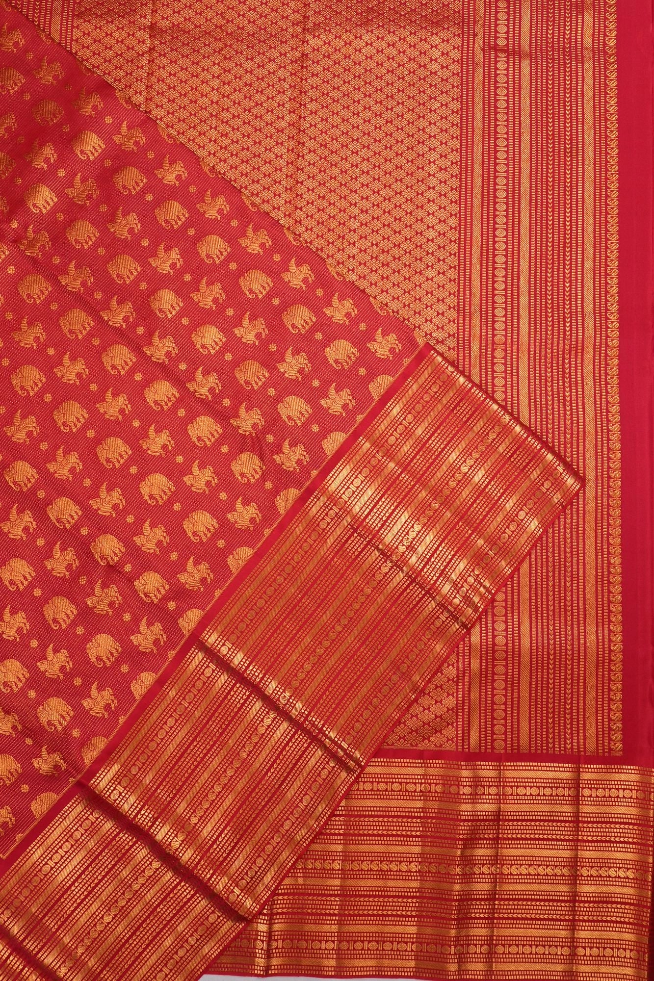 Kanchipuram Silk Oosi Lines And Brocade Red Saree