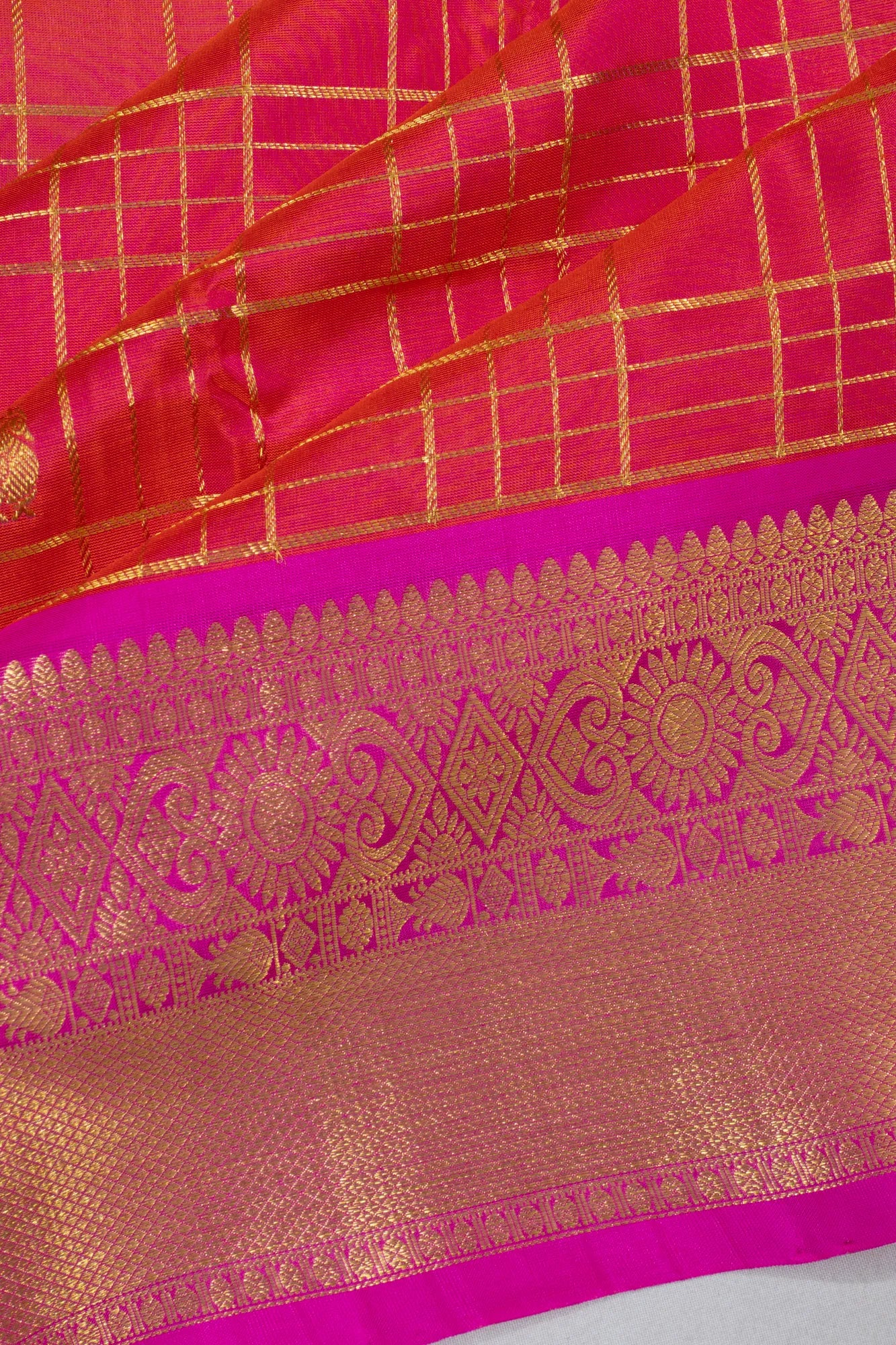 Venkatagiri Silk Checks And Butta Rani Pink Saree