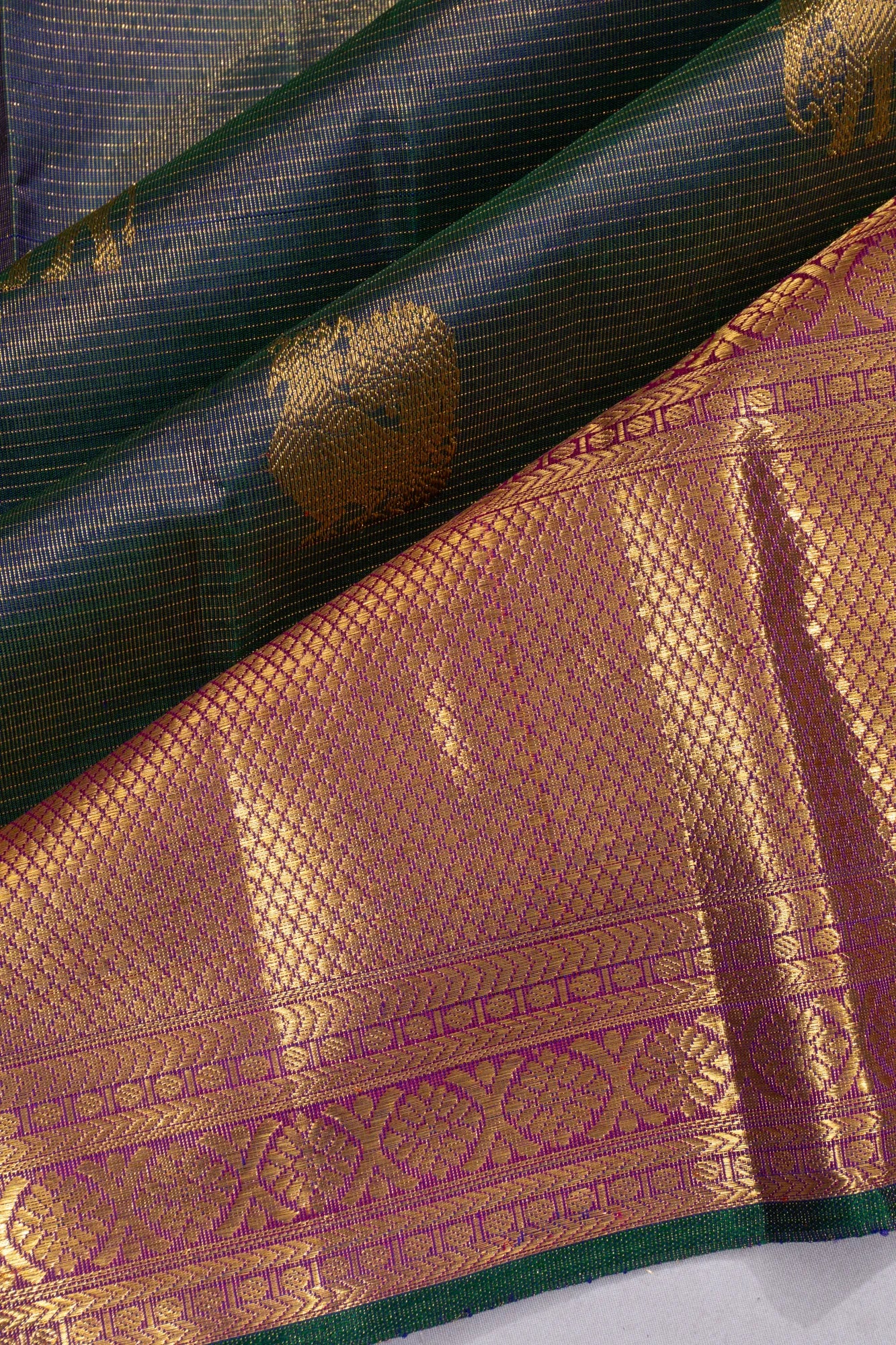 Kanchipuram Silk Tissue Oosi Lines And Butta Dual Tone Green And Blue Saree