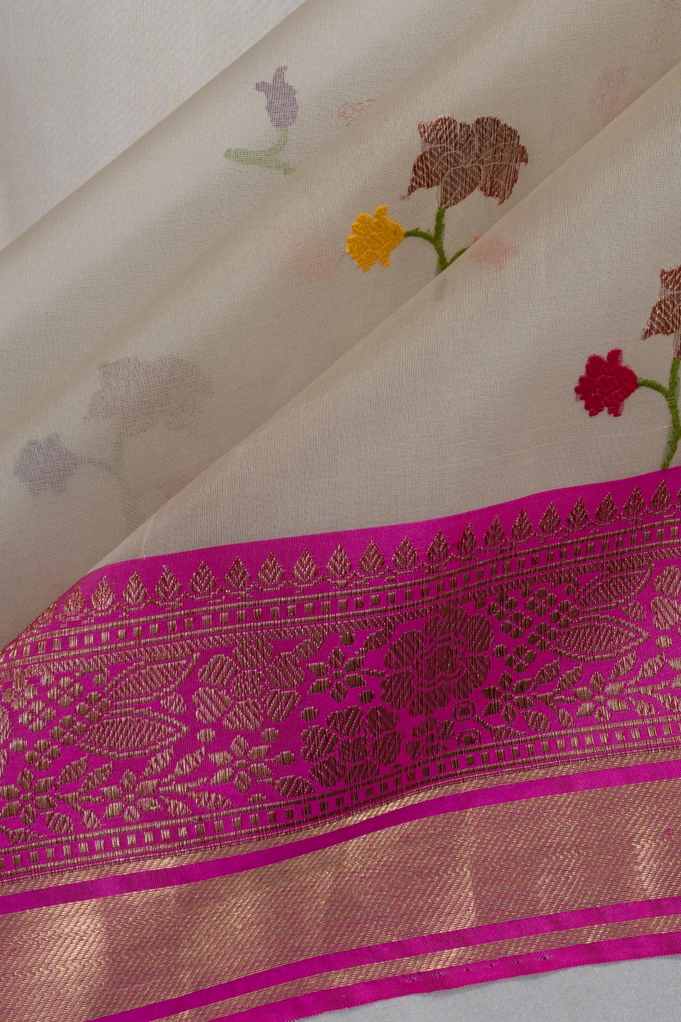 Banarasi Kora Organza Kadwa Butta Cream Saree
