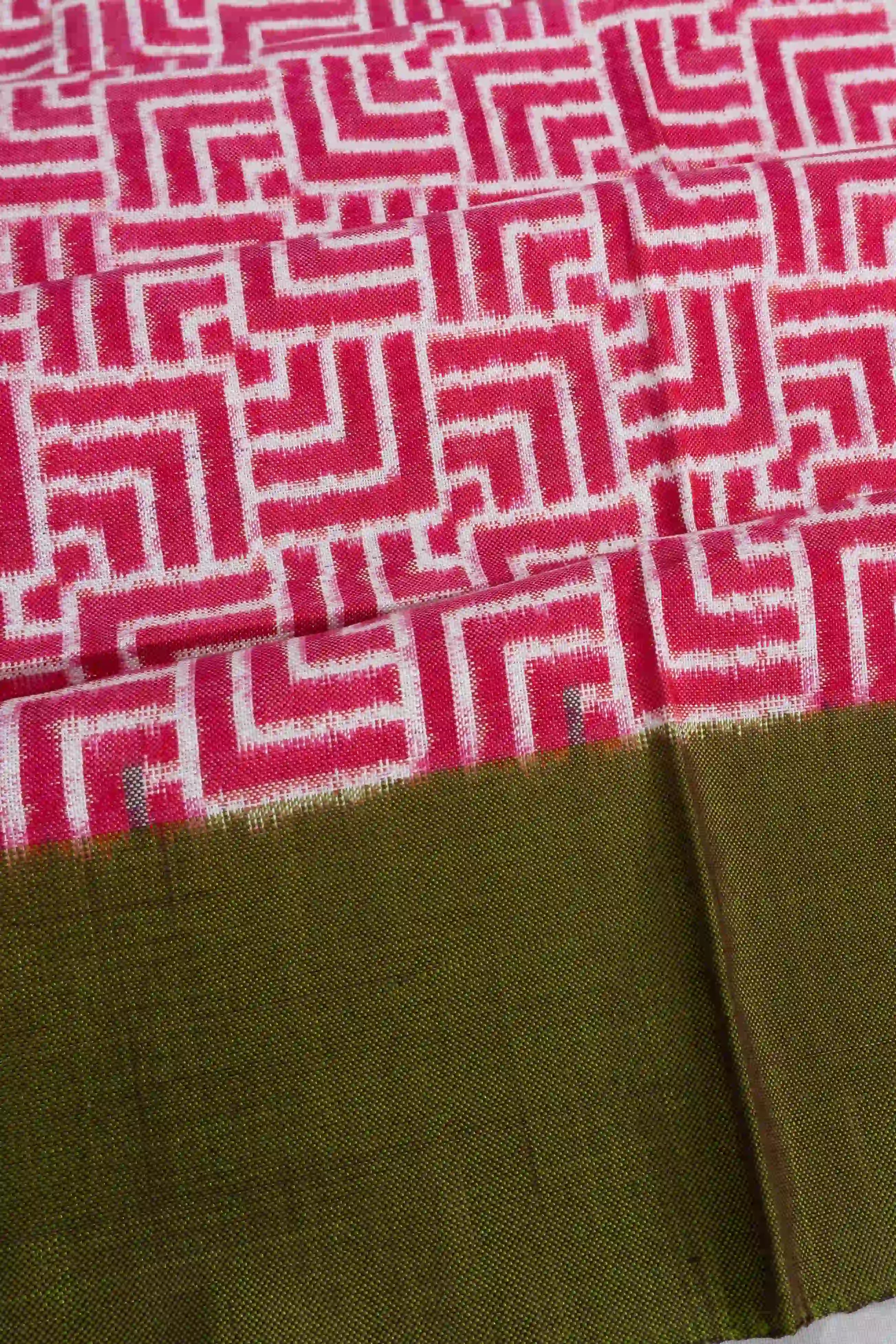 Pochampally Silk Double Ikat Geometrical Pattern Pink Saree