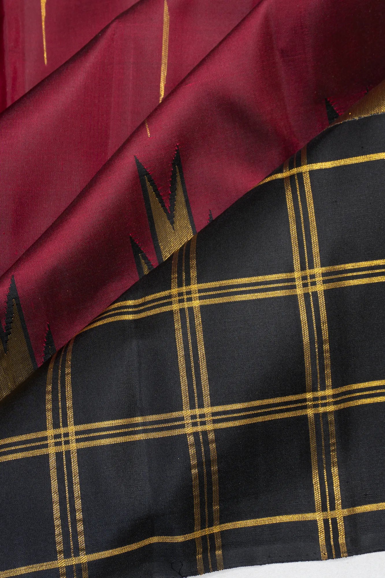 Classic Kanchipuram Silk Plain Red Saree With Temple Border