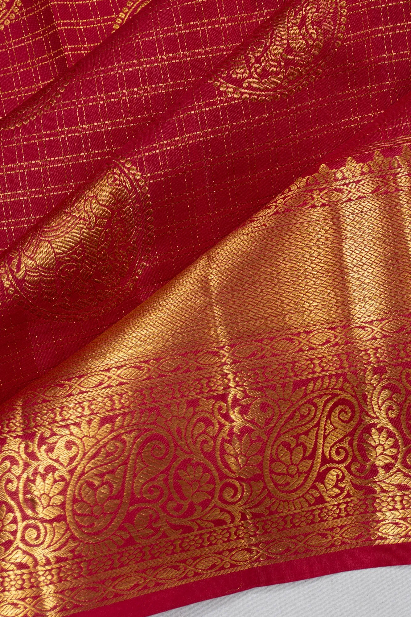 Taranga Kanchi Silk Checks And Butta Red Saree