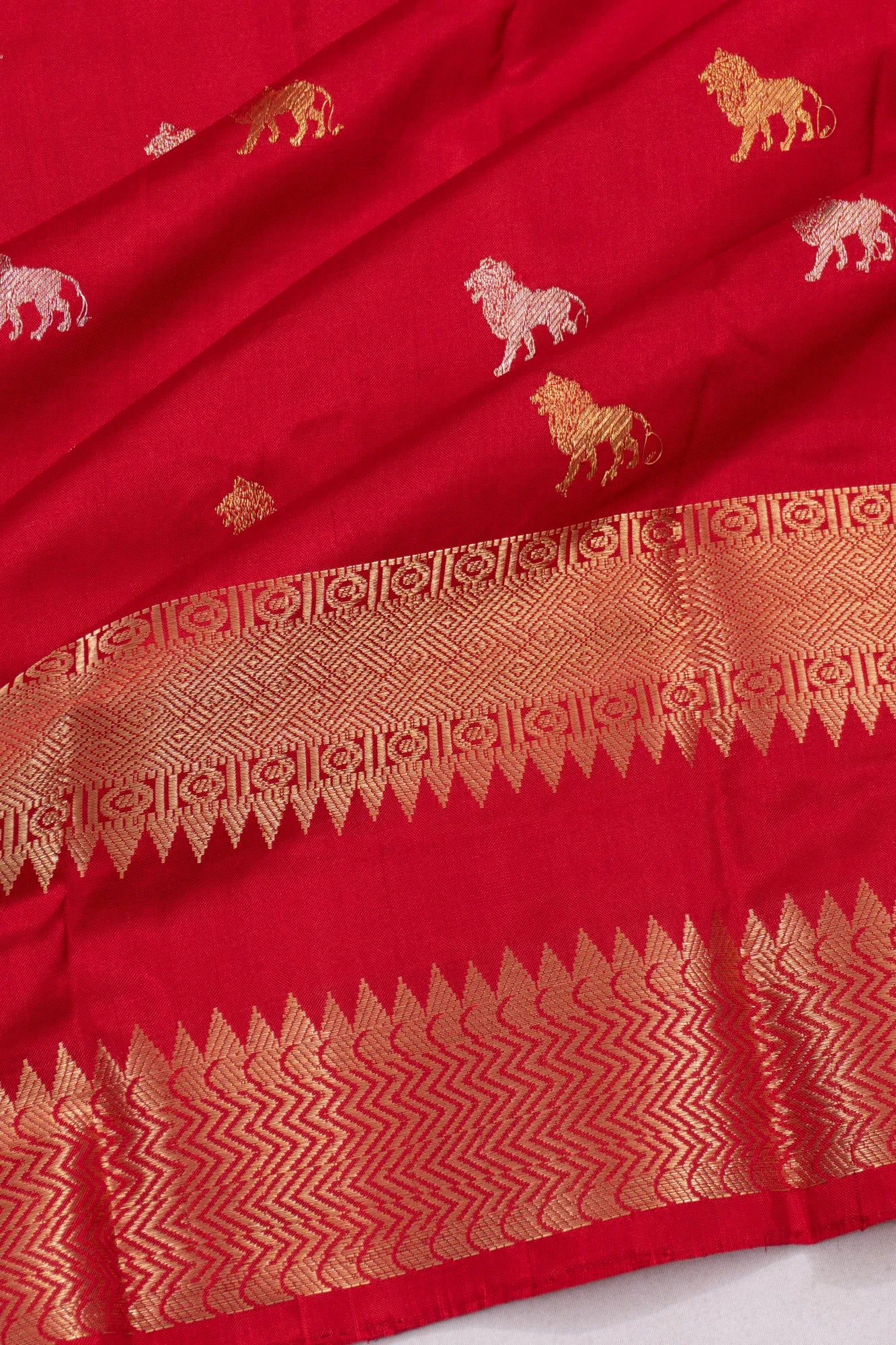 Kanchipuram Silk Twill Butta Red Saree With Rettai Pettu Border