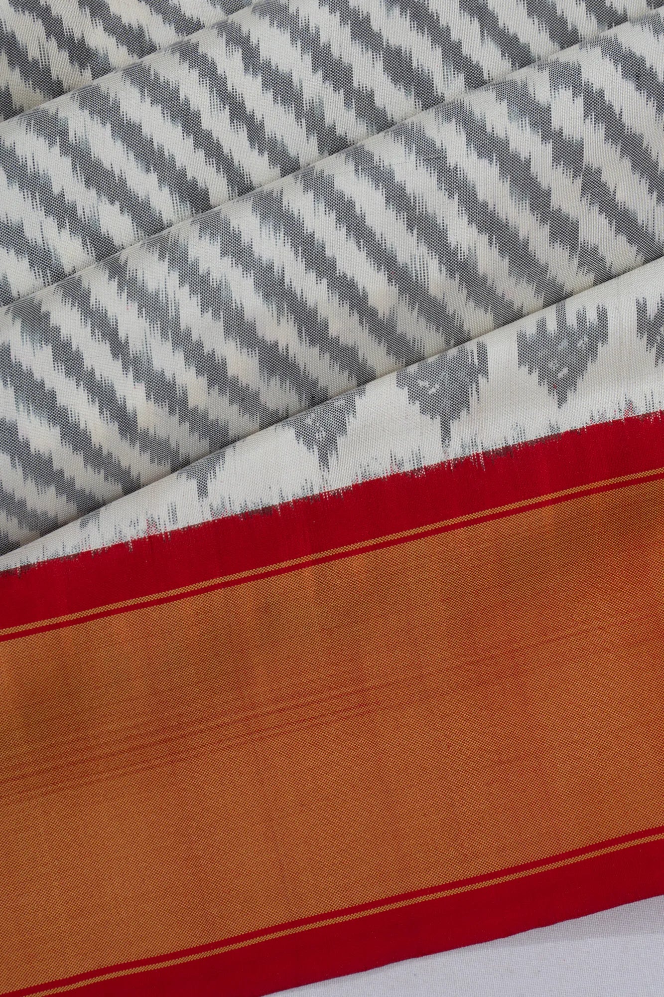Pochampally Silk Ikat Diagonal Lines White Saree