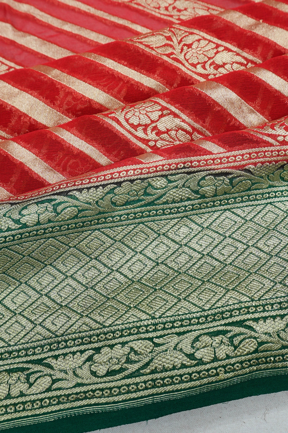 Vaanya Banaras Georgette Brocade Red Saree