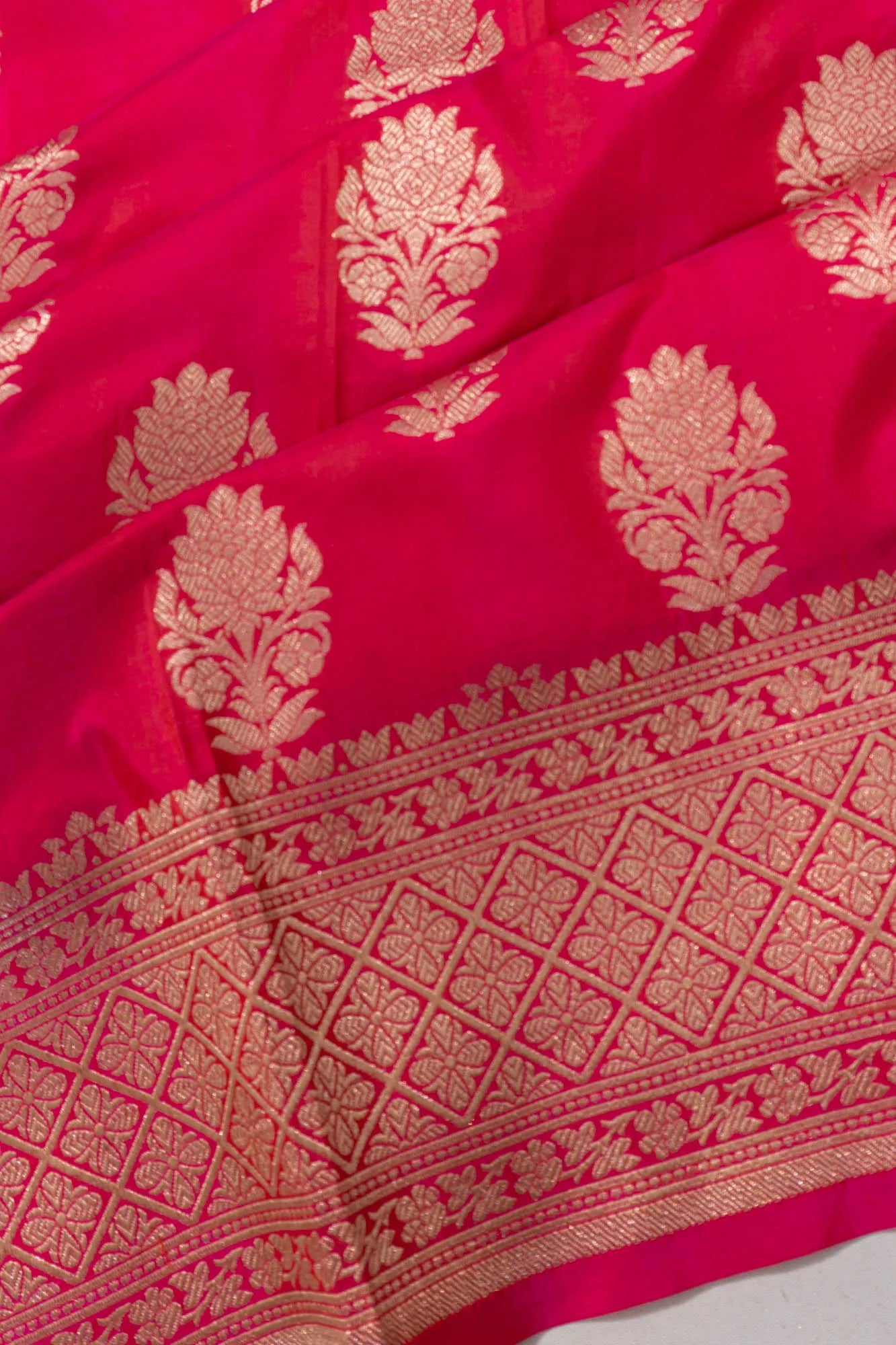 Vaanya Banaras Brocade Pink Saree