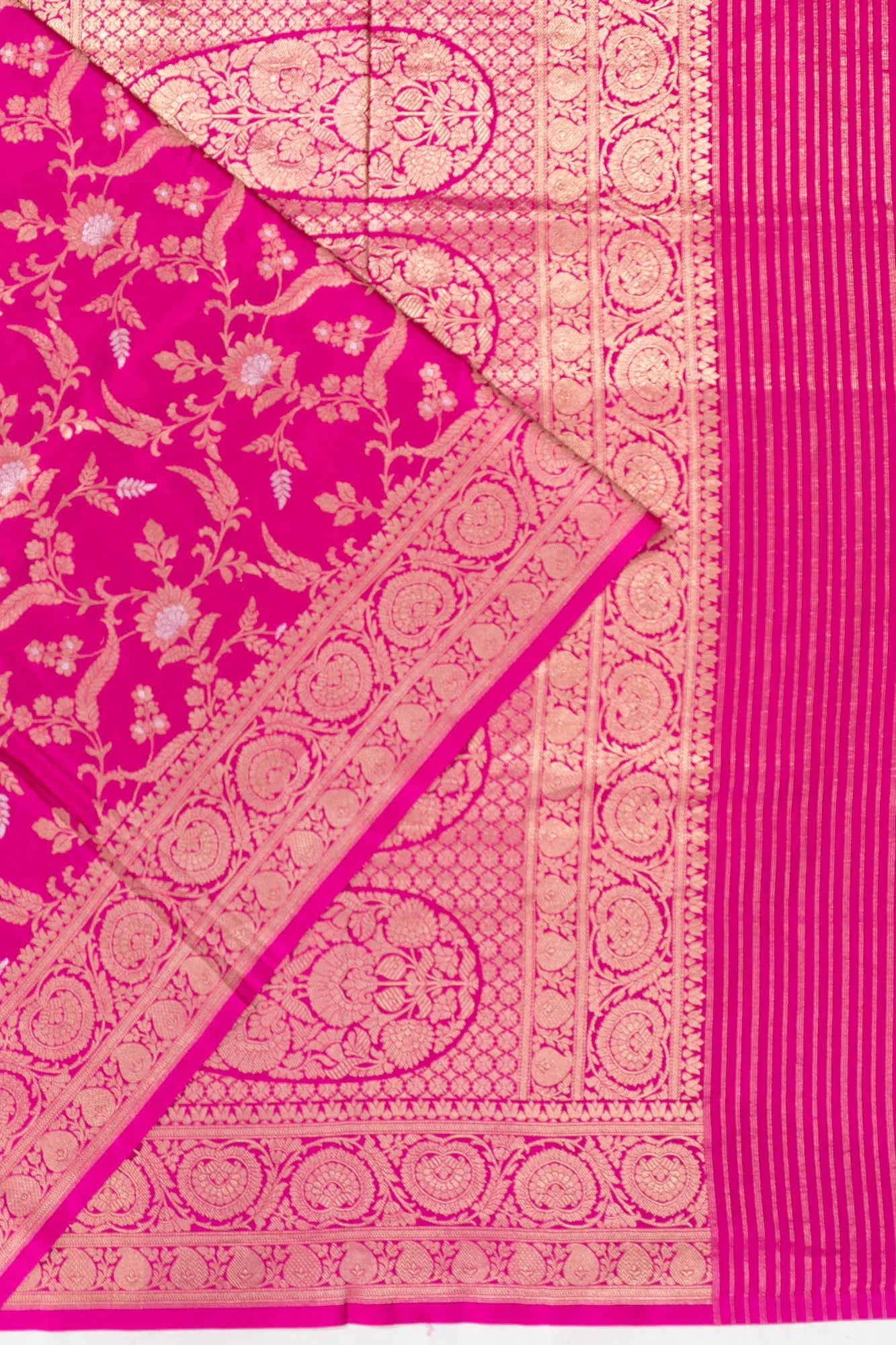 Vaanya Banaras Jaal Mehendi Green Saree