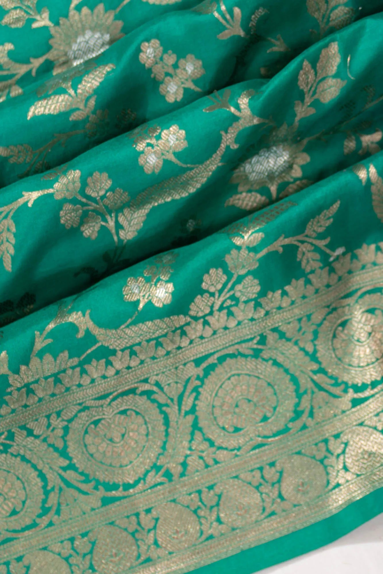 Vaanya Banaras Jaal Green Saree