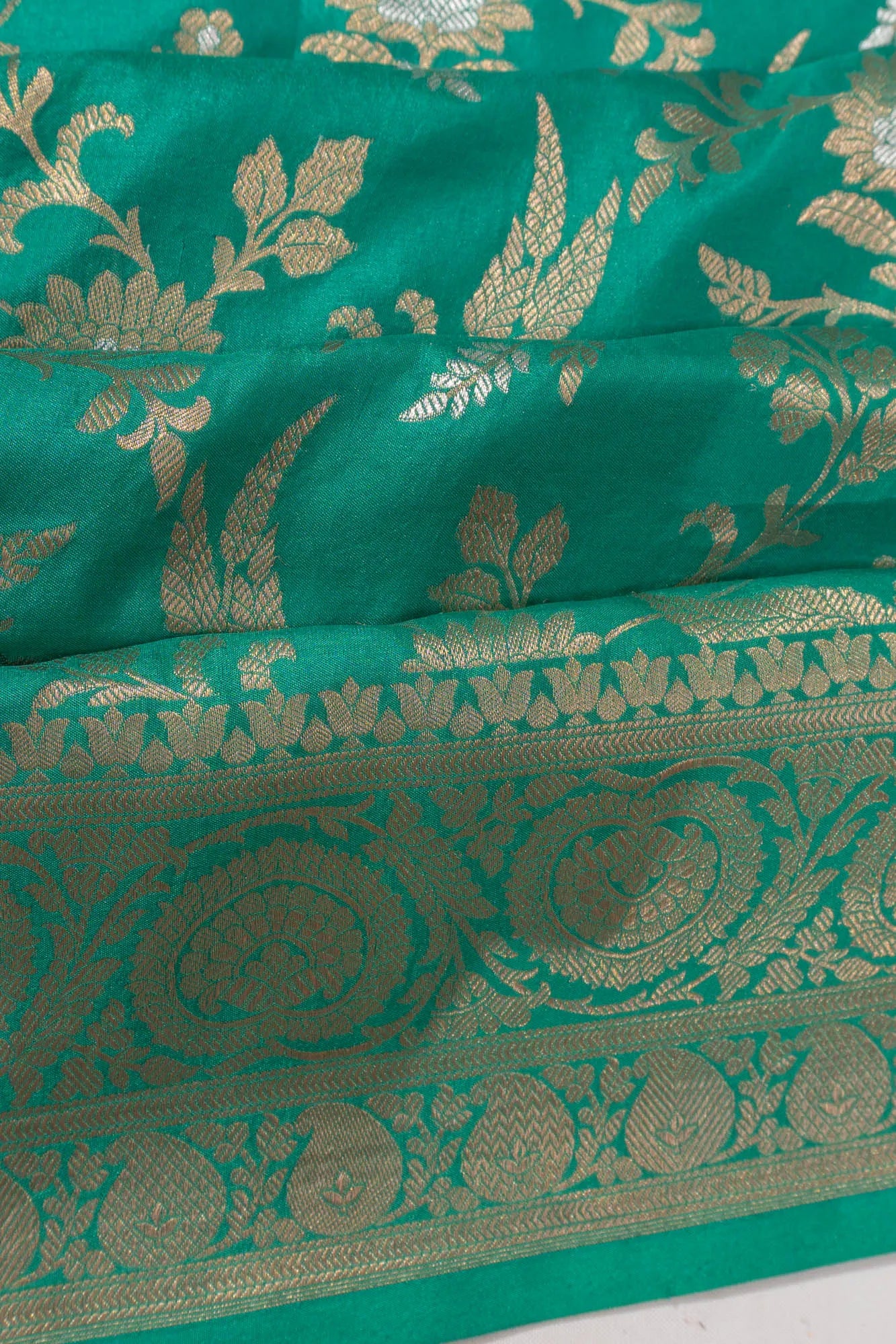 Vaanya Banaras Jaal Green Saree